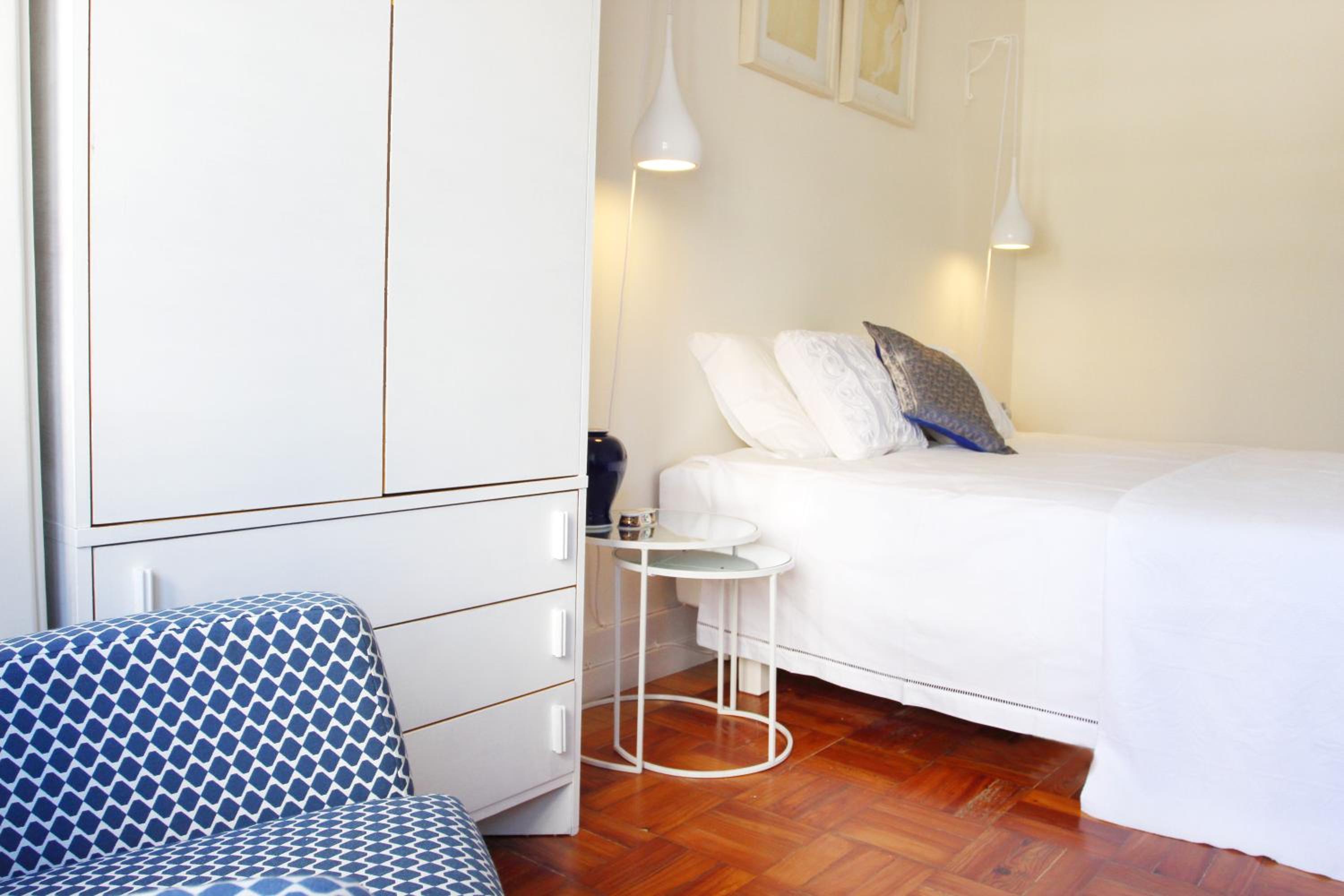 Double Room with Shared Bathroom photo 2