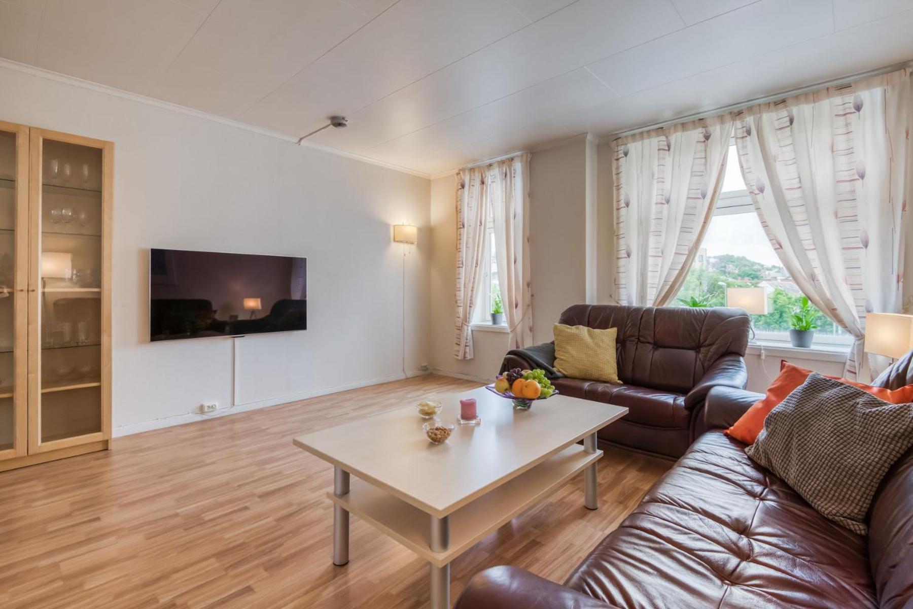 One-Bedroom Apartment - Photo 2