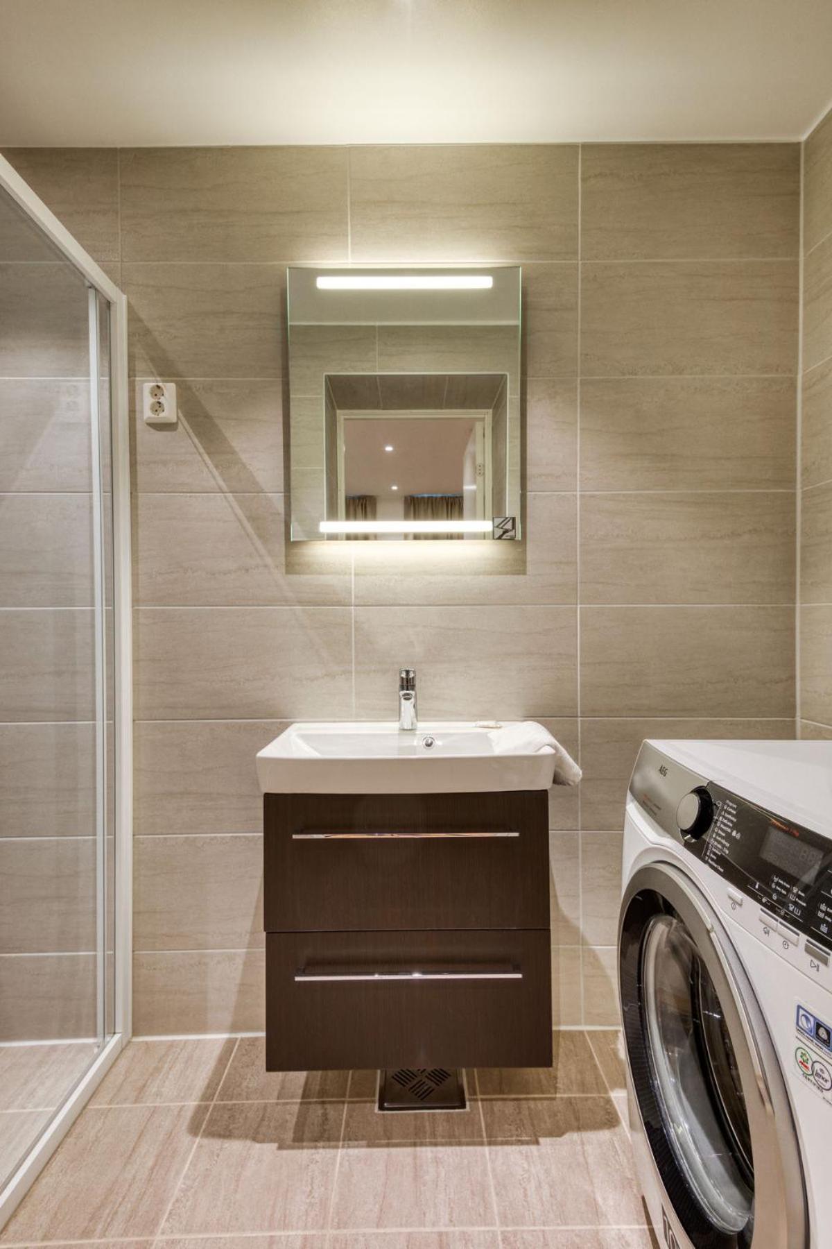 One-Bedroom Apartment - Photo 6