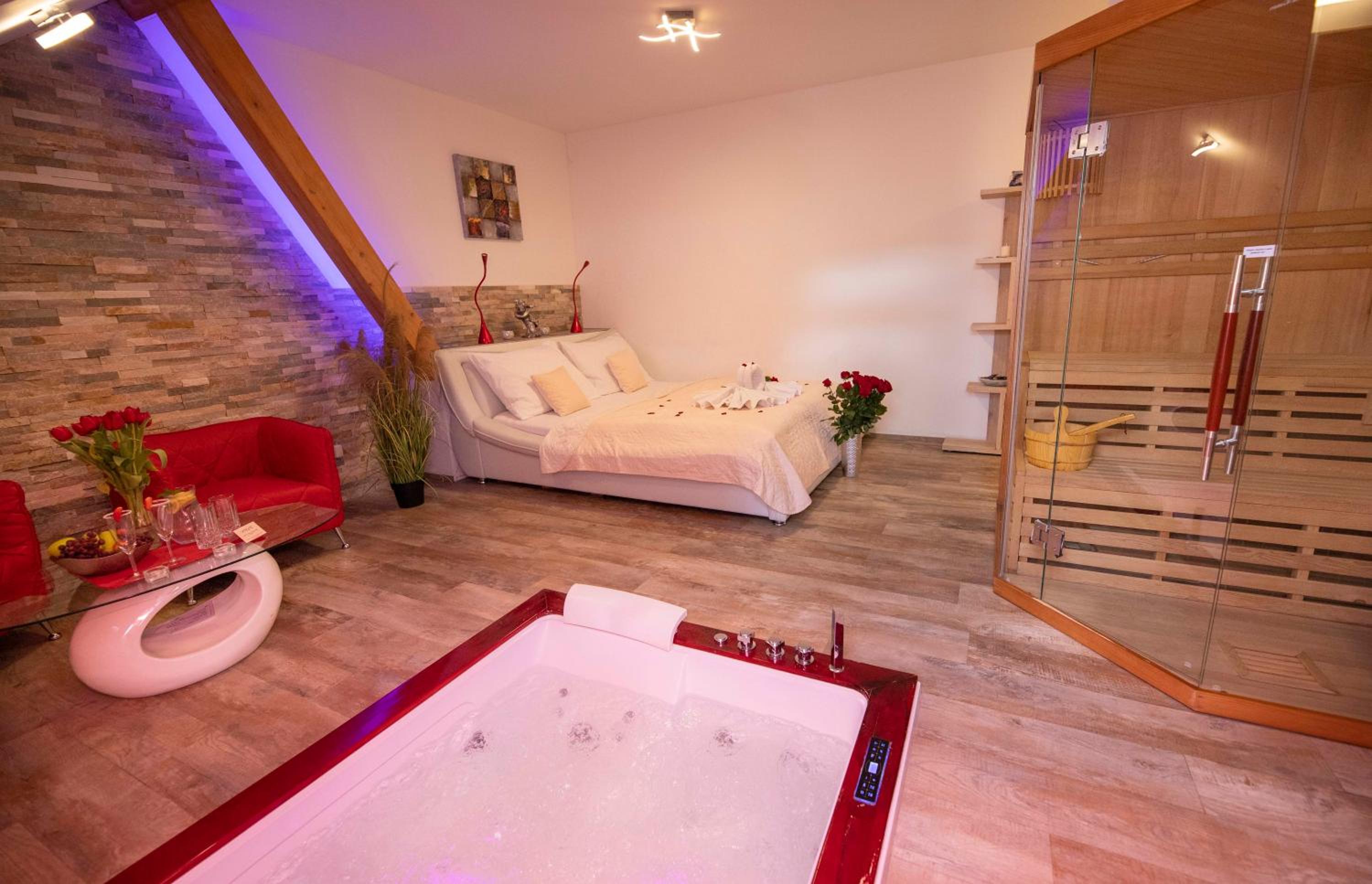 Suite with Hot Tub