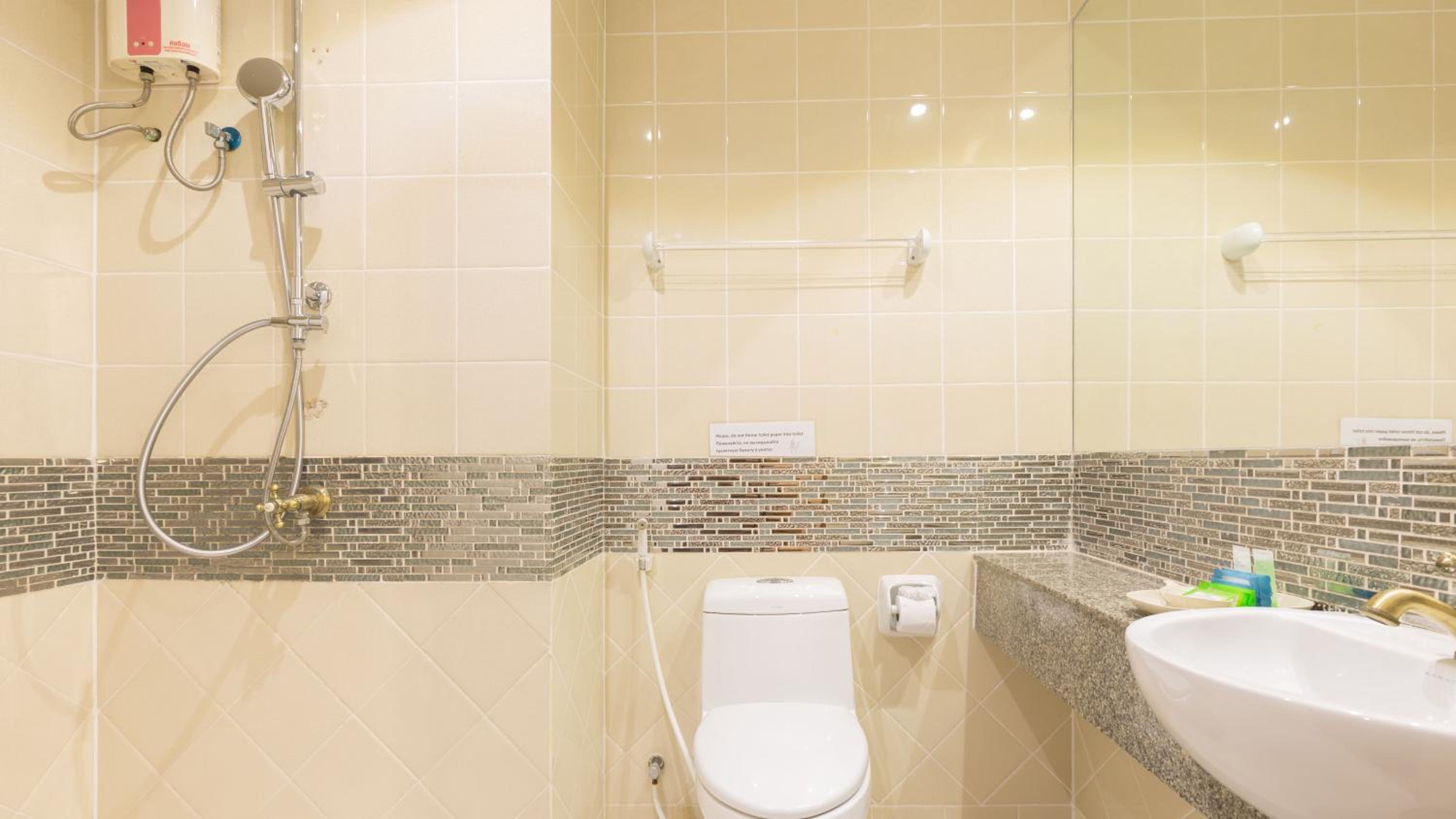 Superior Double or Twin Room - No Window photo 2