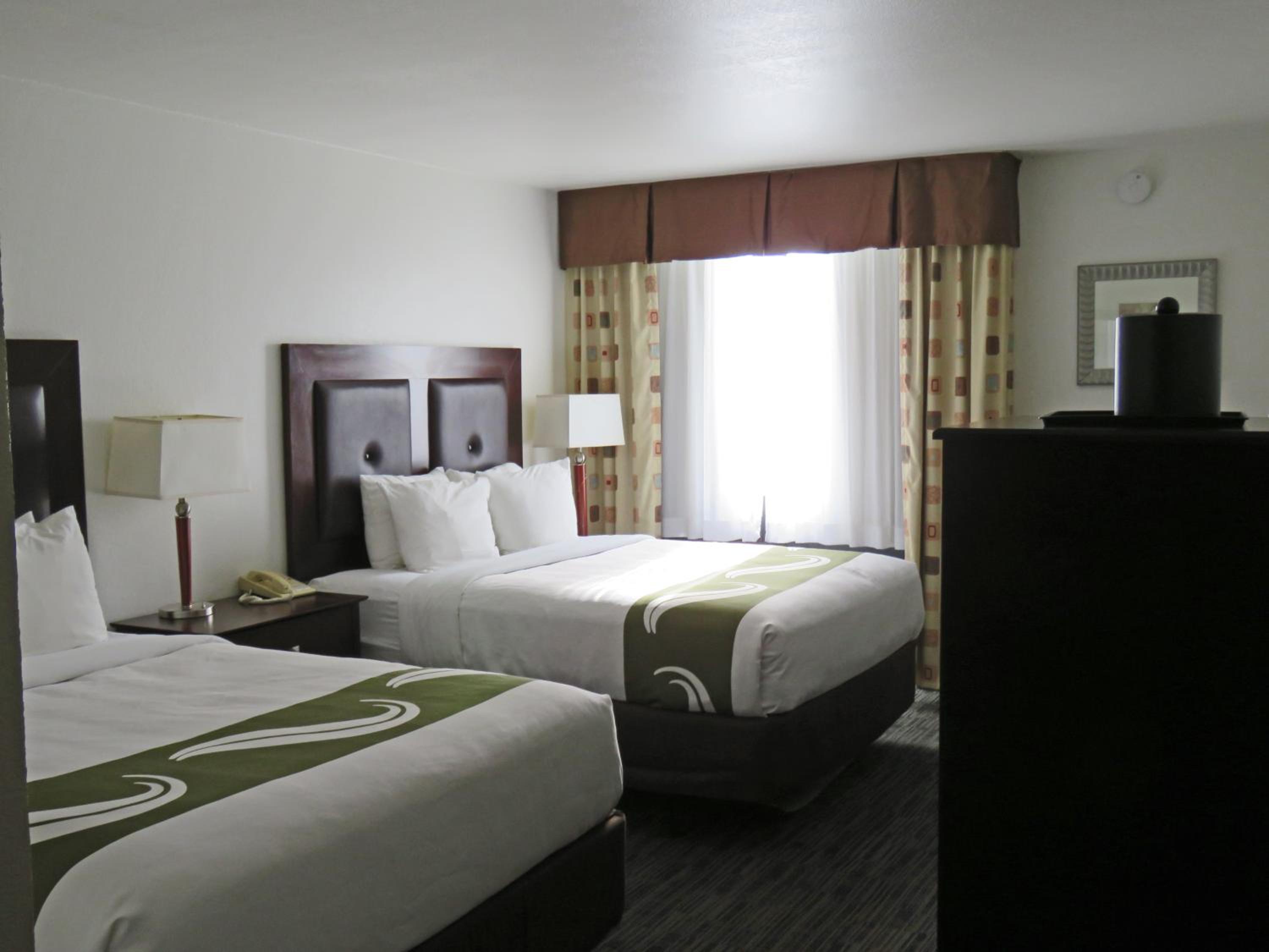 Queen Room with Two Queen Beds - Accessible/Non-Smoking  - Photo 6