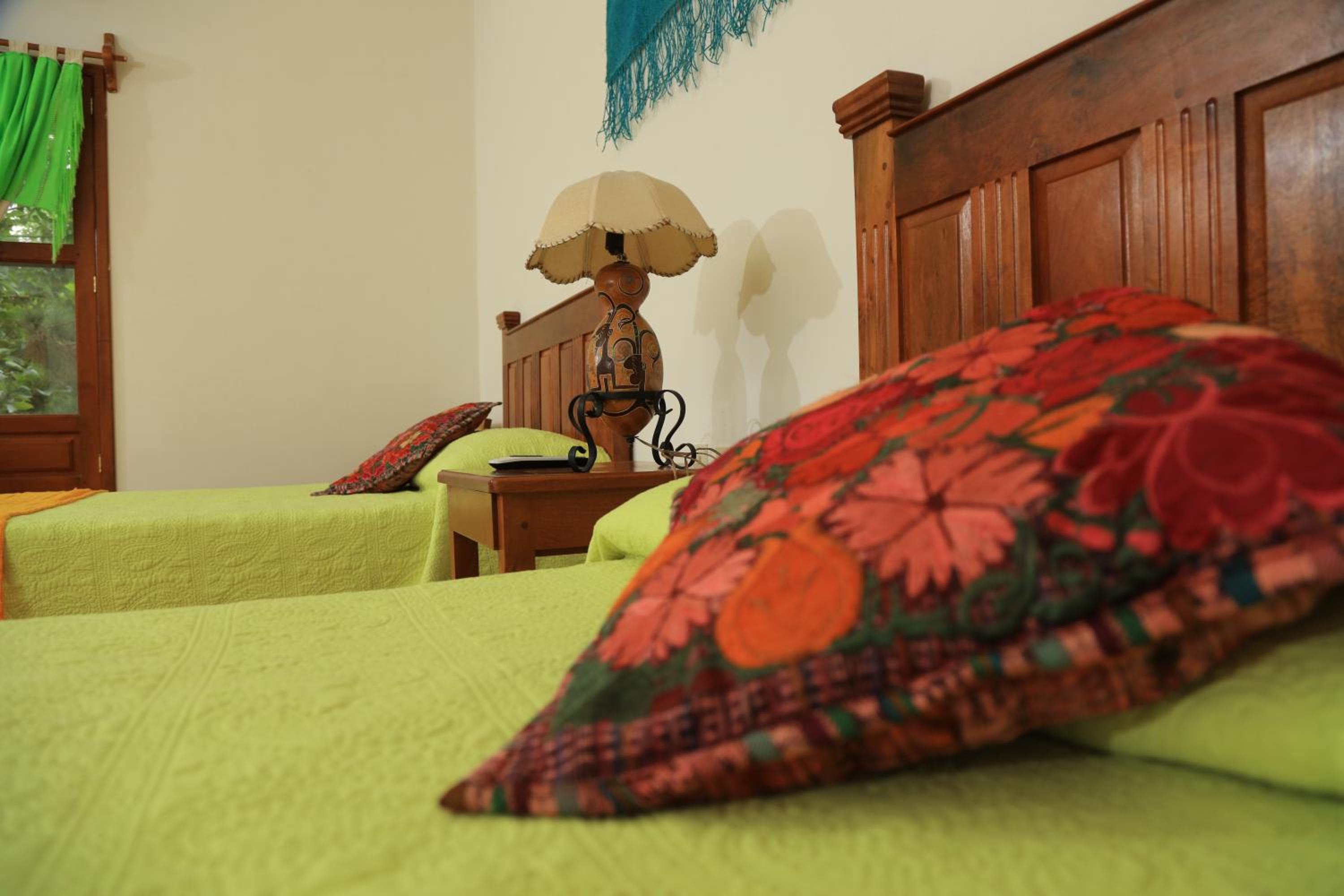 Queen Room with Two Queen Beds - Disability Access photo 2