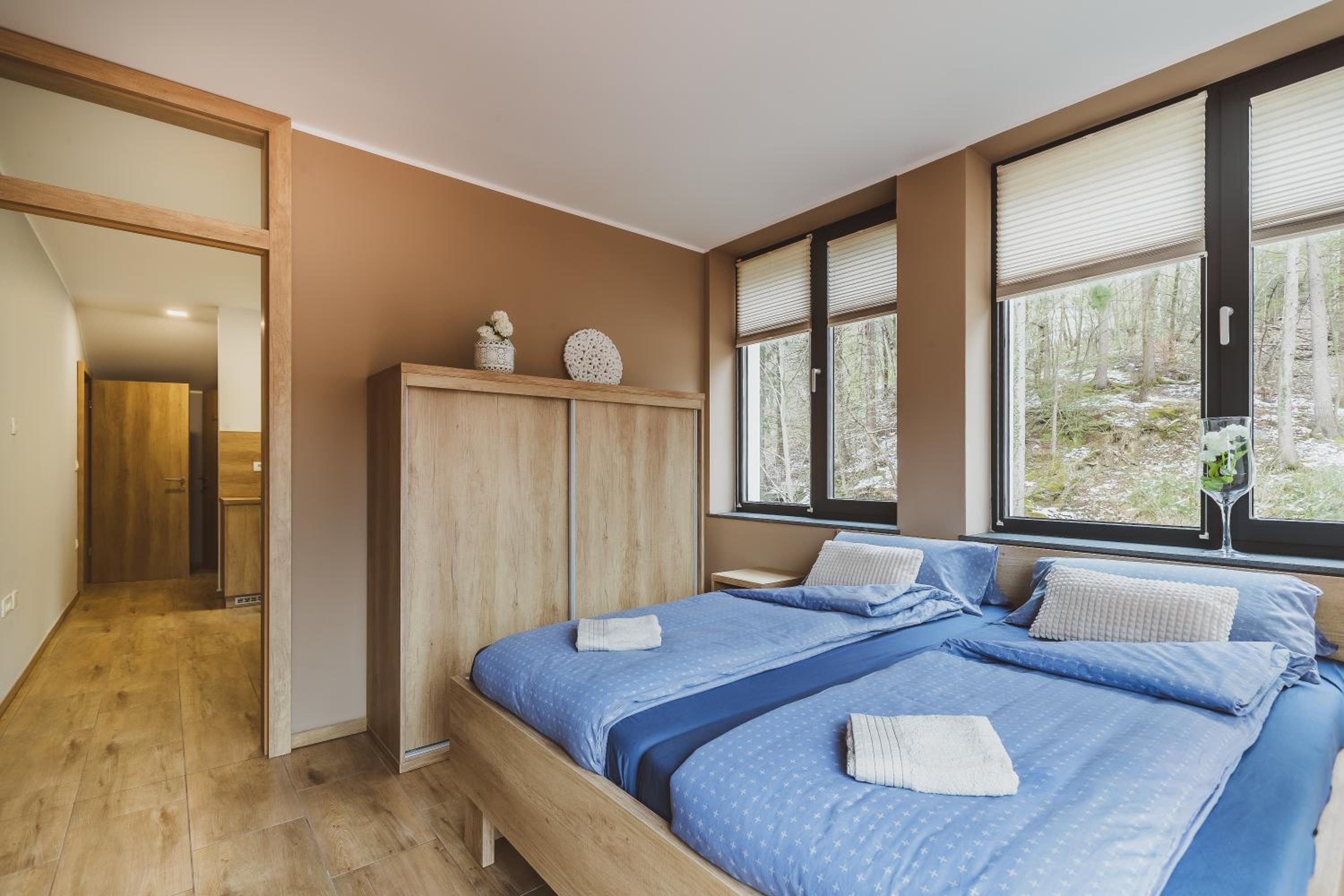 Apartment with Mountain View - Photo 4
