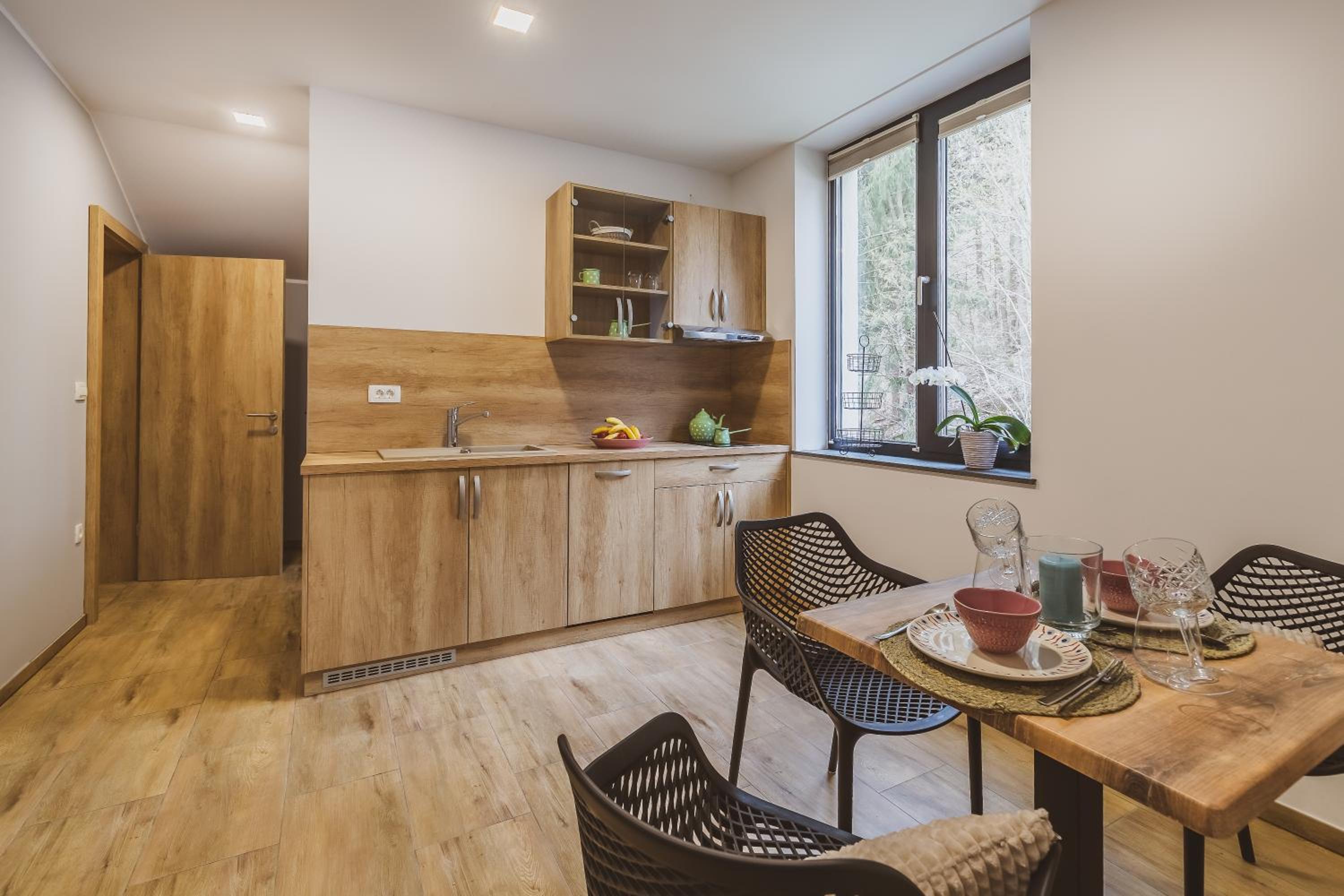 Apartment with Mountain View - Photo 5