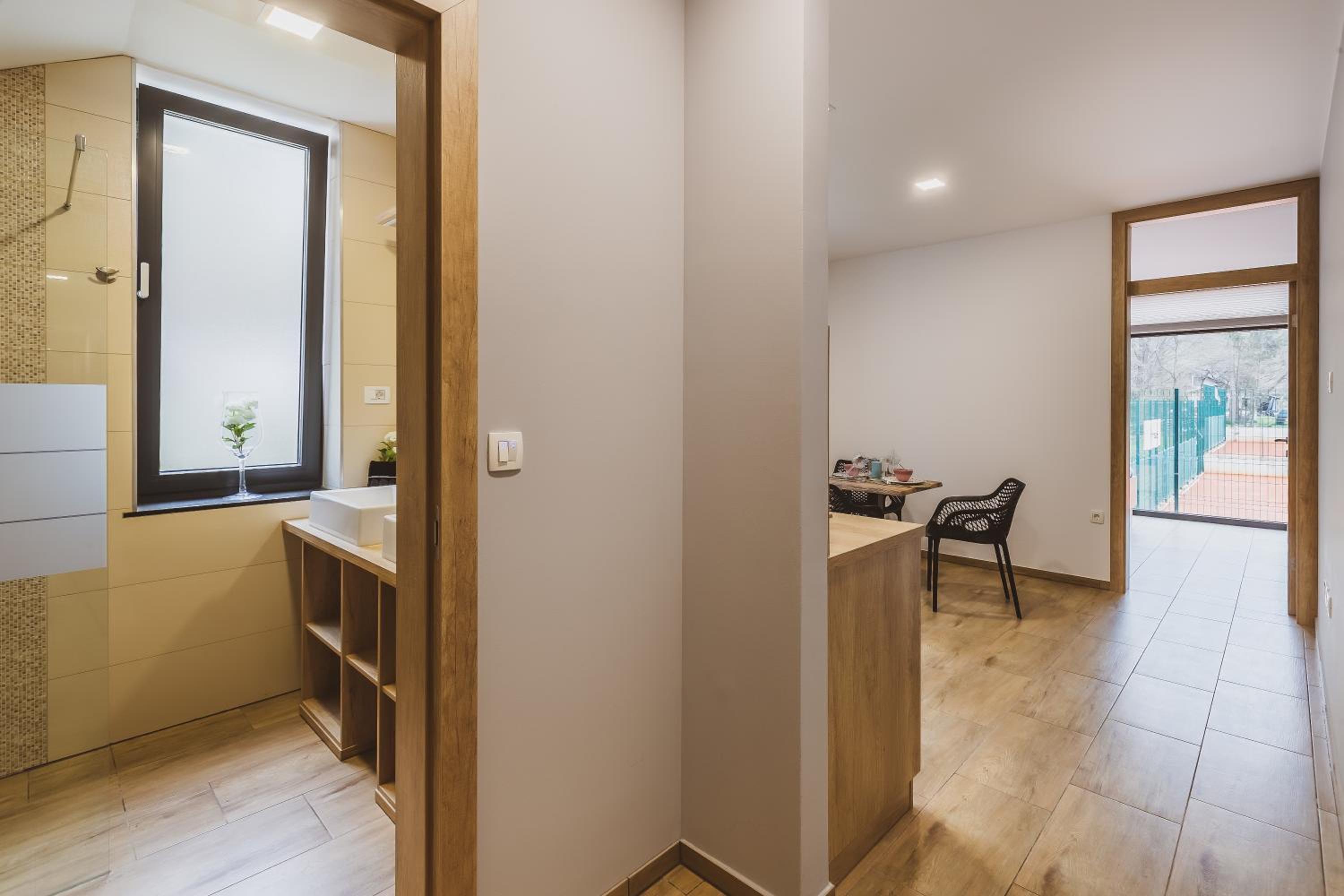 Apartment with Mountain View - Photo 6