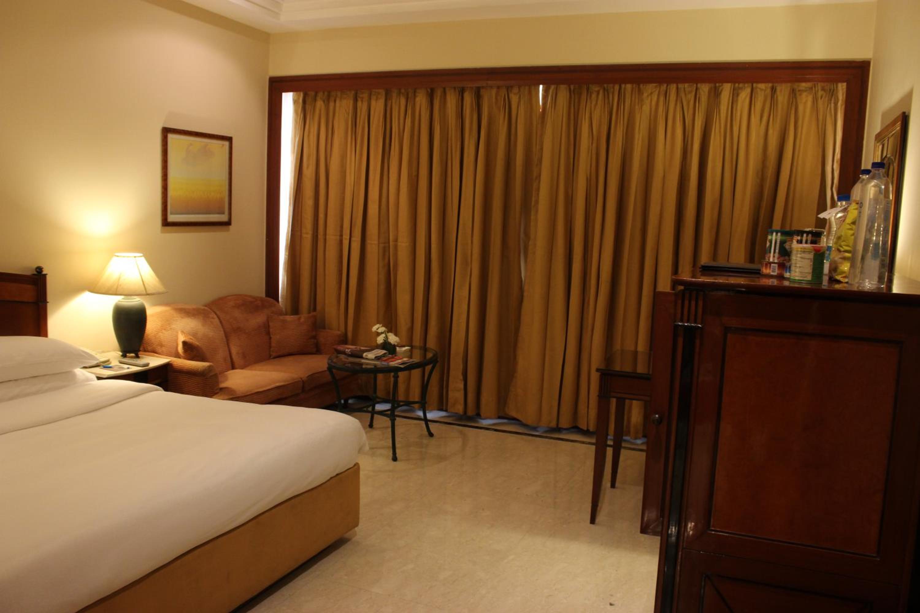 Executive Room - Photo 2