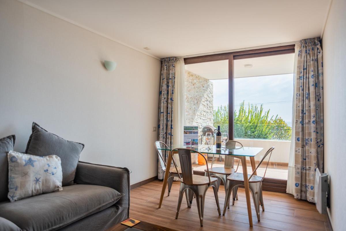 Apartment with Sea View photo 2
