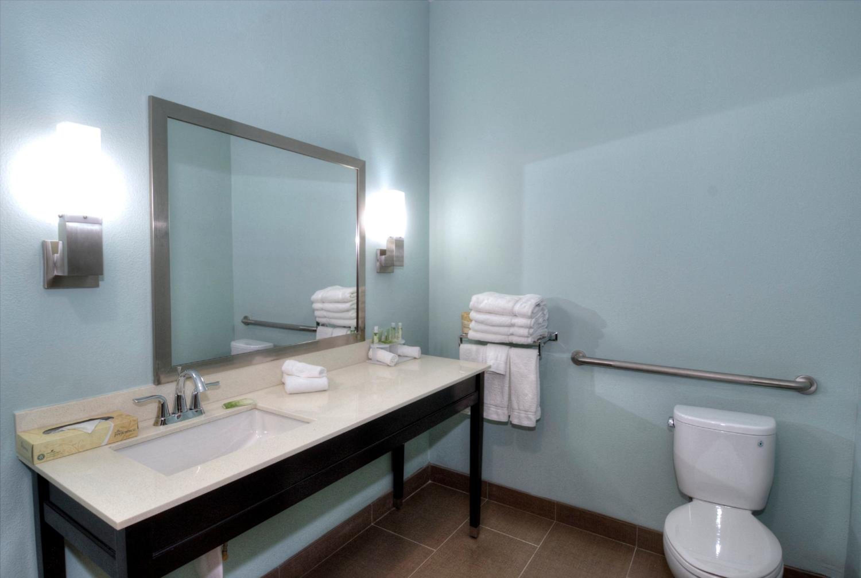 Standard Room, 2 Queen Beds, Accessible Bathtub (Communications, Mobility)