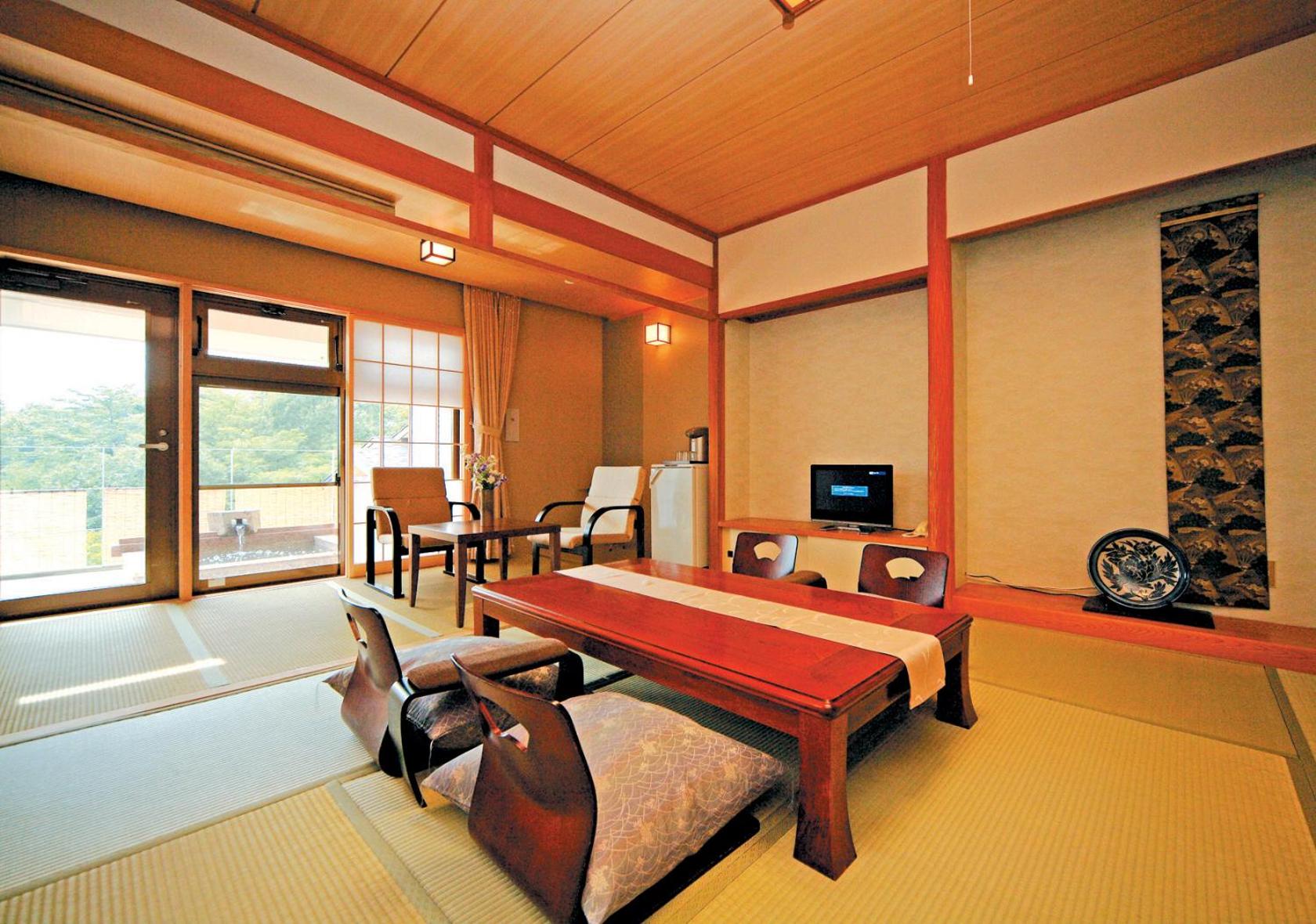 Japanese-Style Room with Open-Air Bath and Mountain View