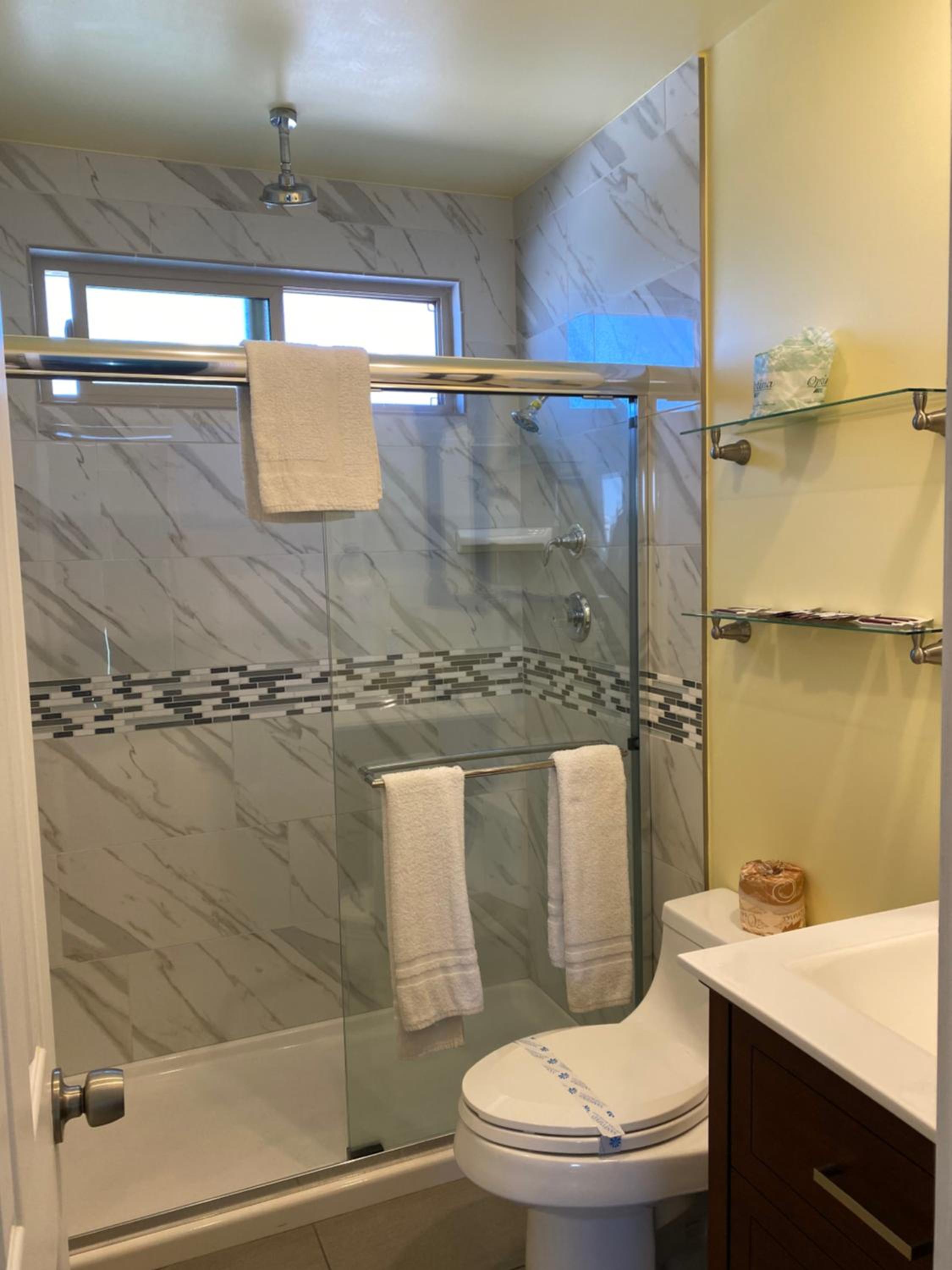 Deluxe King Room - Photo 2