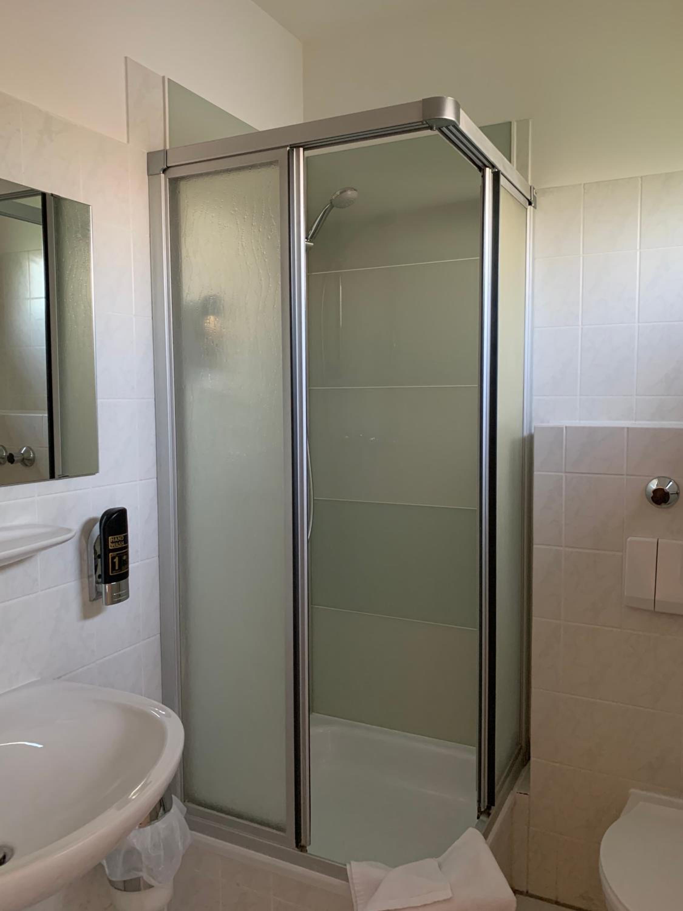 Double Room - Photo 4