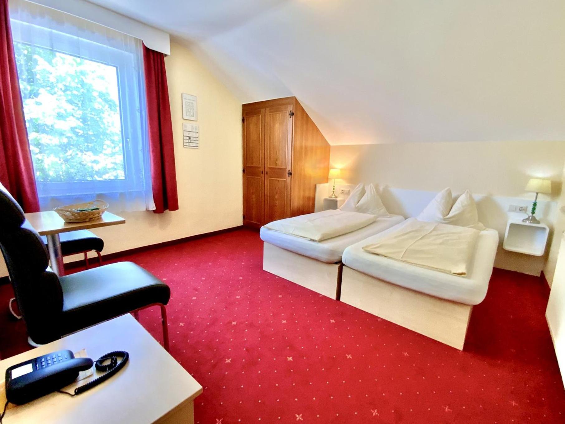 Small Double Room - Photo 4
