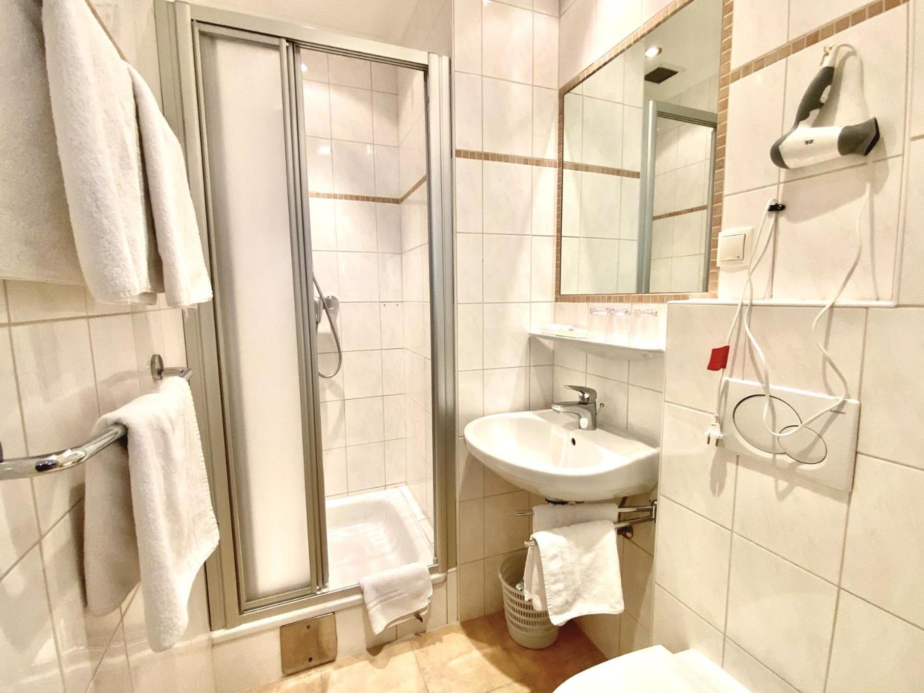 Quadruple Room - Photo 4