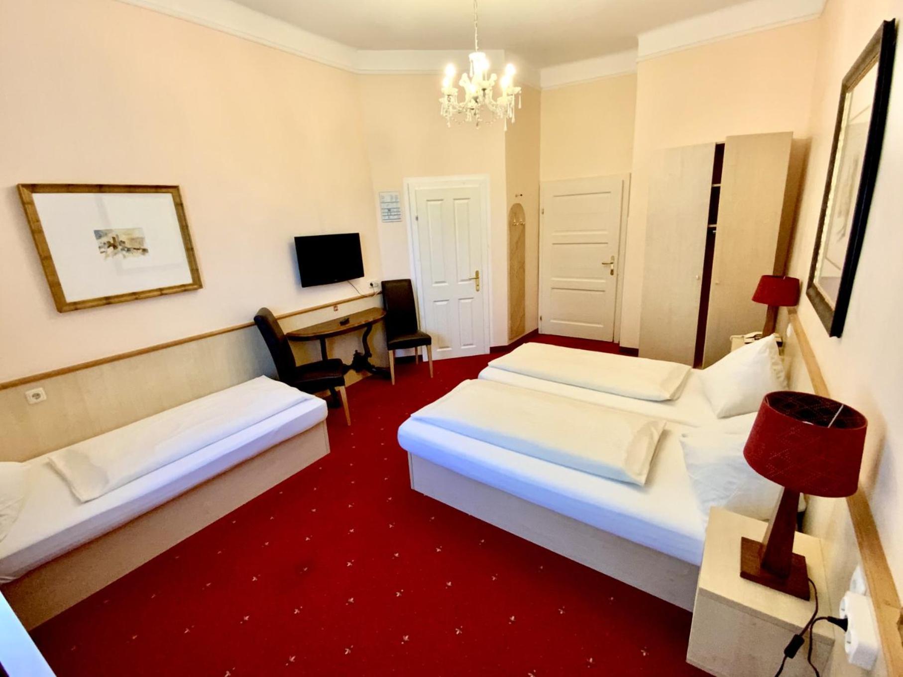 Triple Room - Photo 2