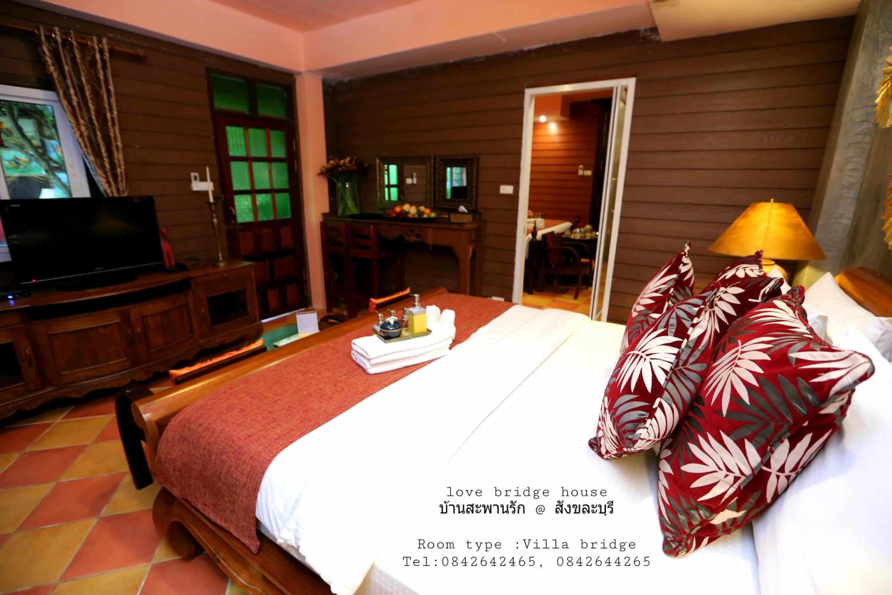 Three-Bedroom Villa - Photo 12