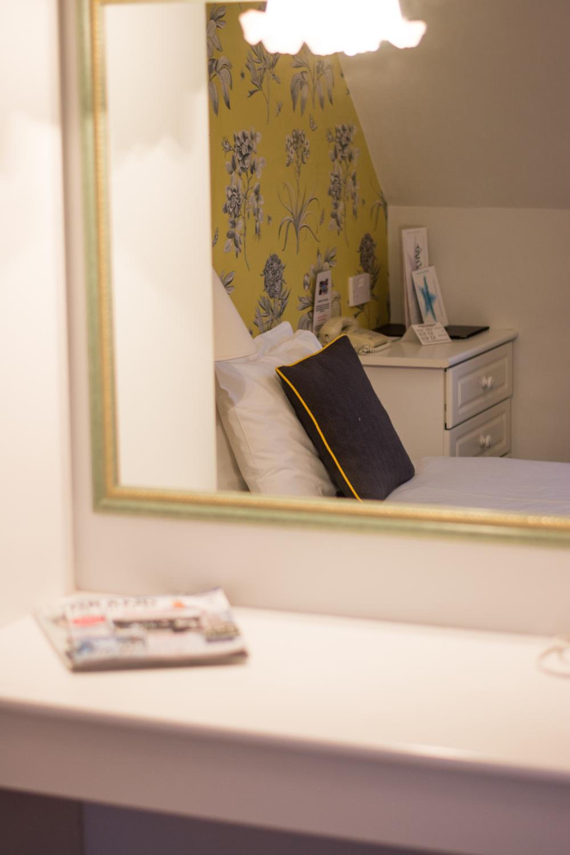 Single Room photo 3