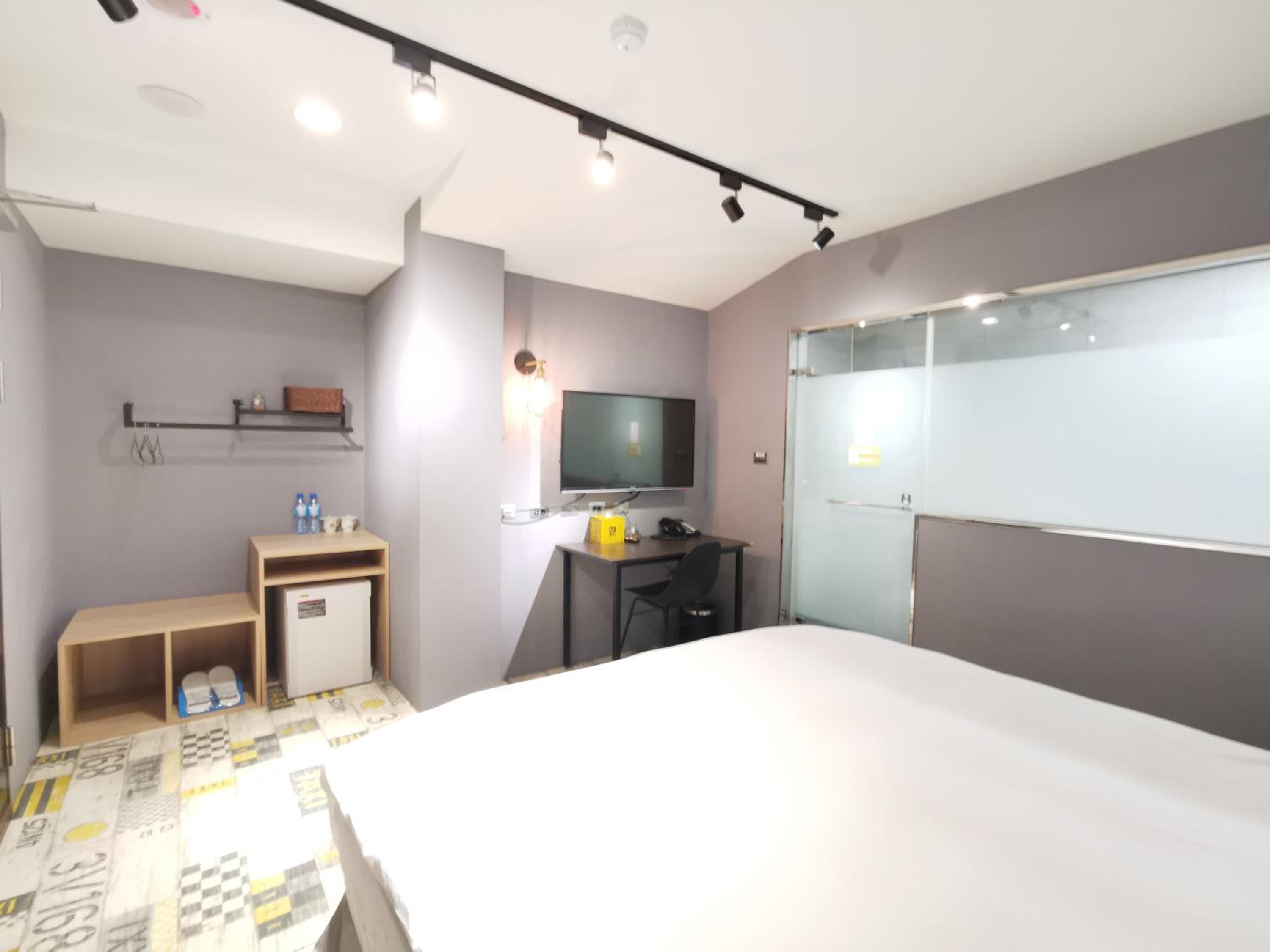 Economy Double Room photo 2