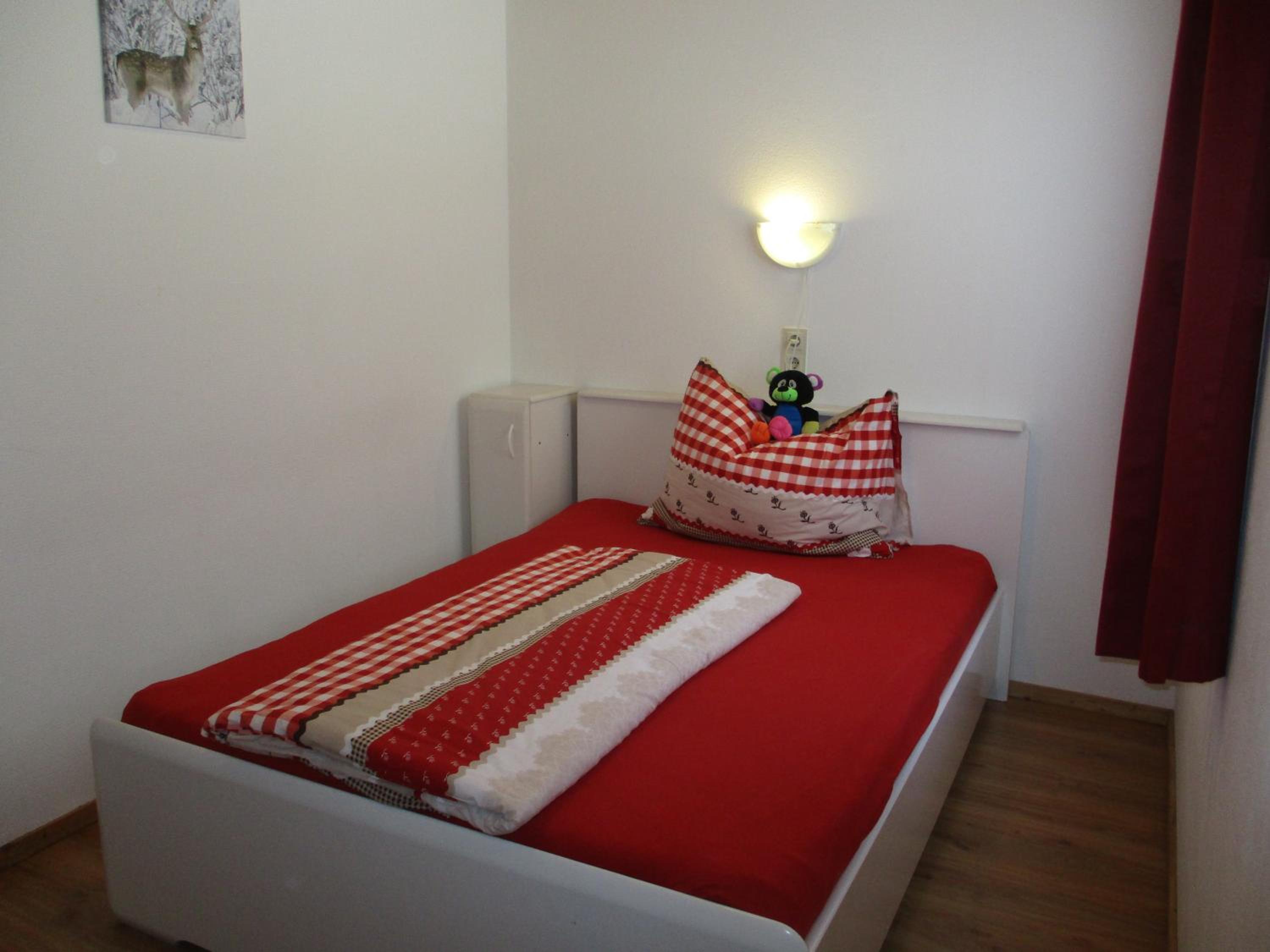 Single Room with Private Bathroom photo 2