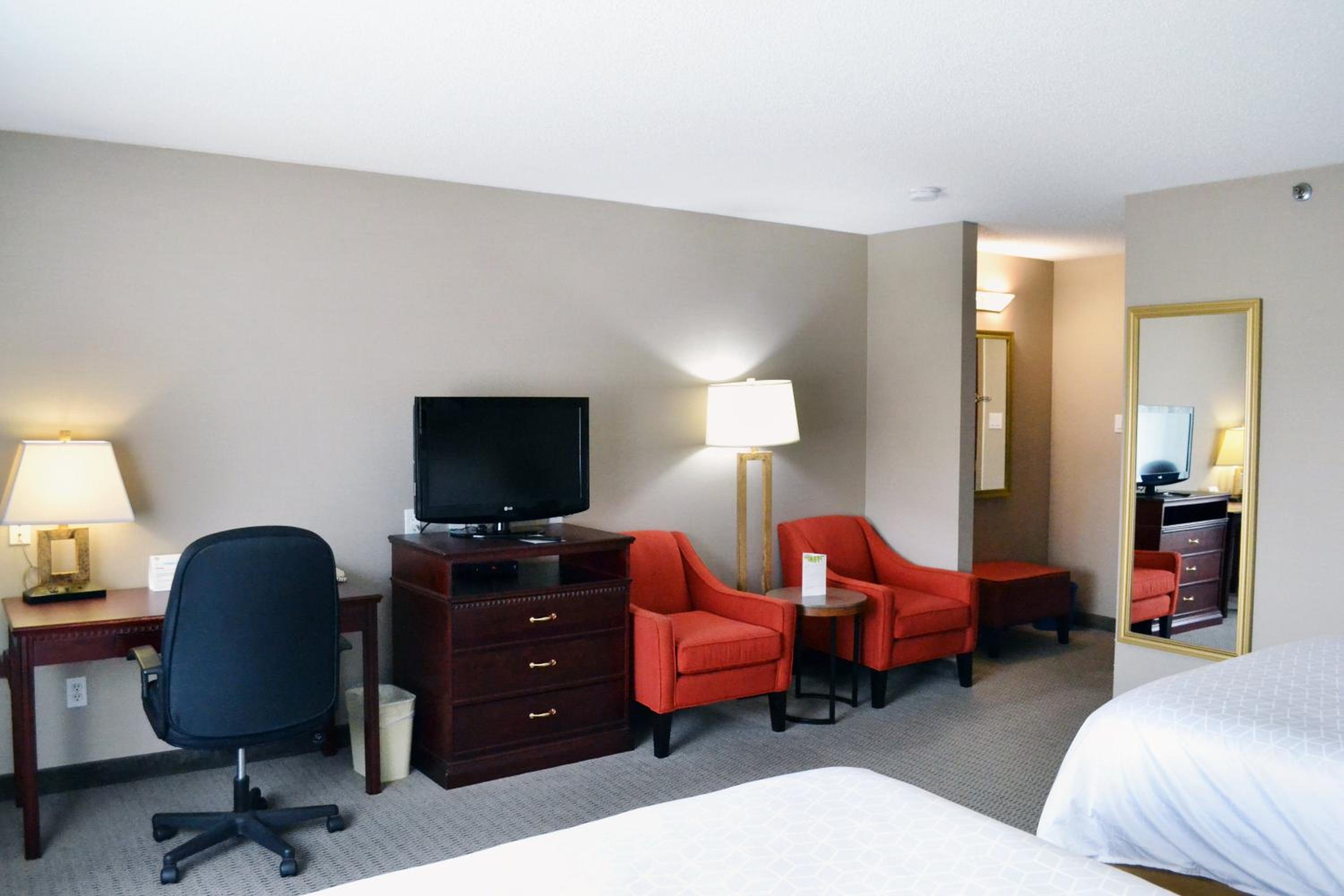 Standard Queen Room with Two Queen Beds - Photo 1