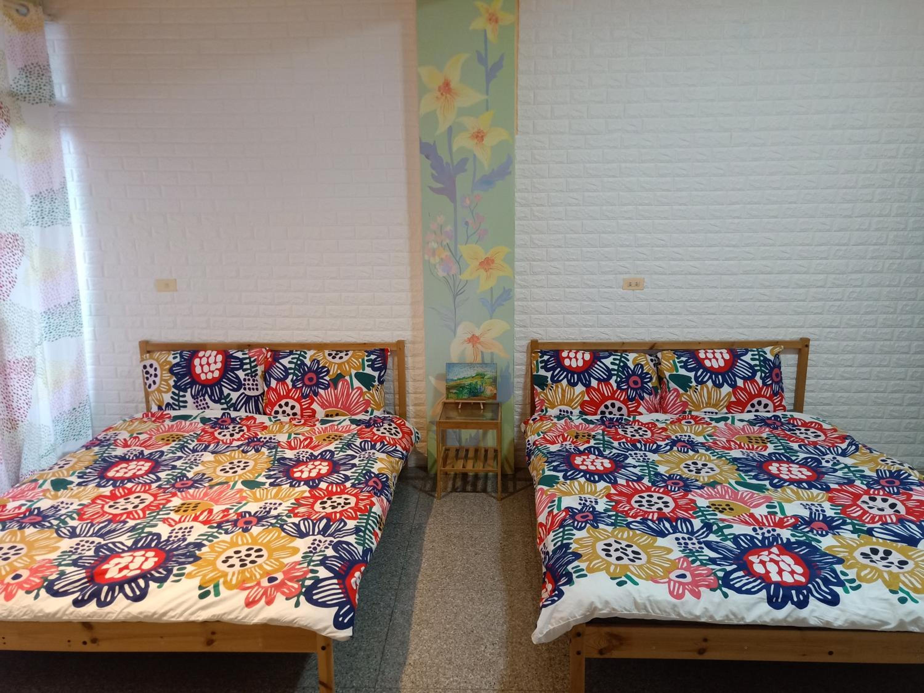 Quadruple Room with Private Bathroom photo 1