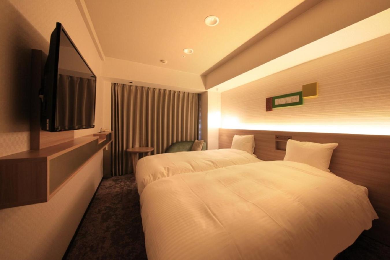 Twin Room - Non-Smoking - Photo 3