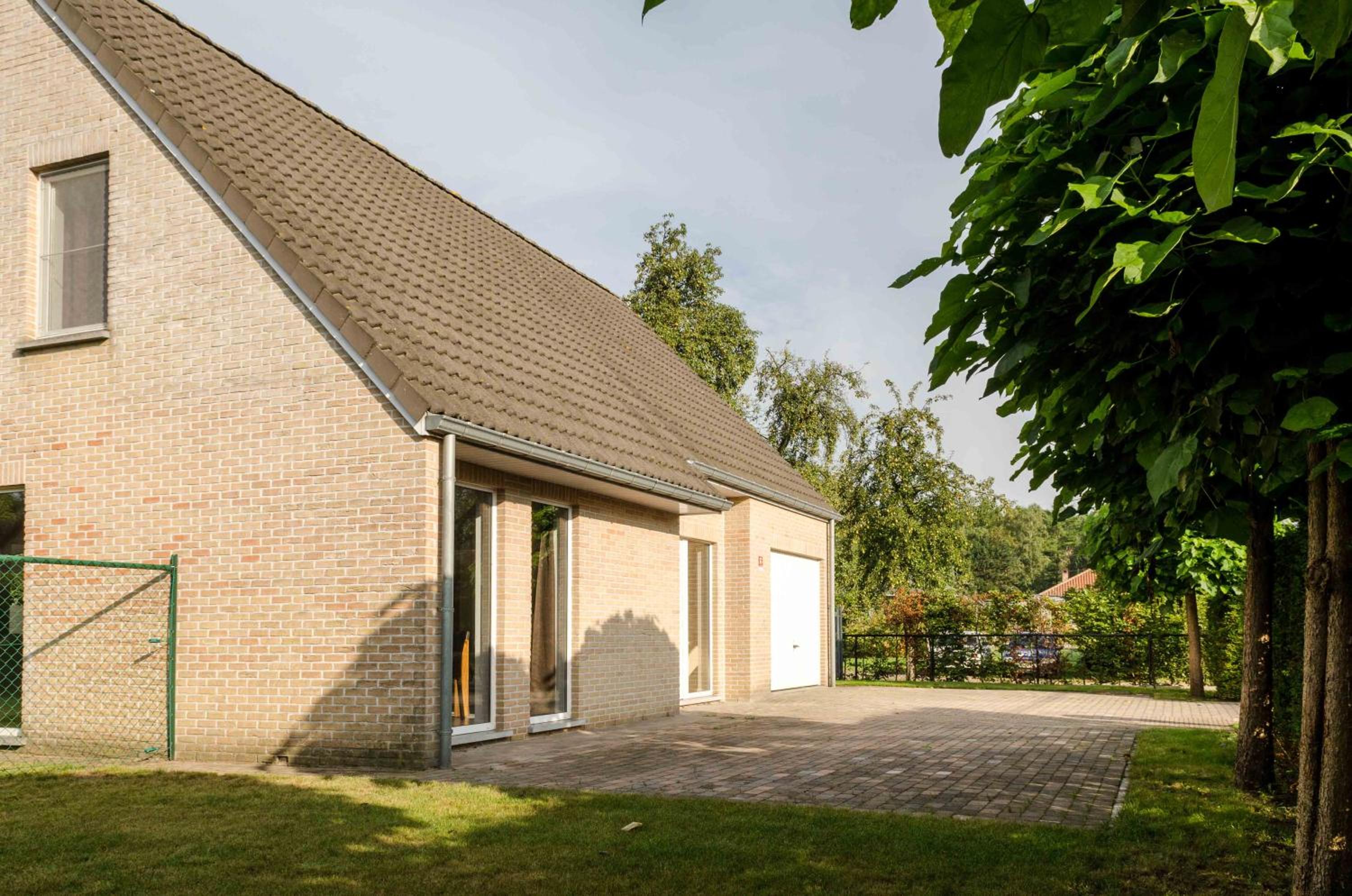 Three-Bedroom House photo 2