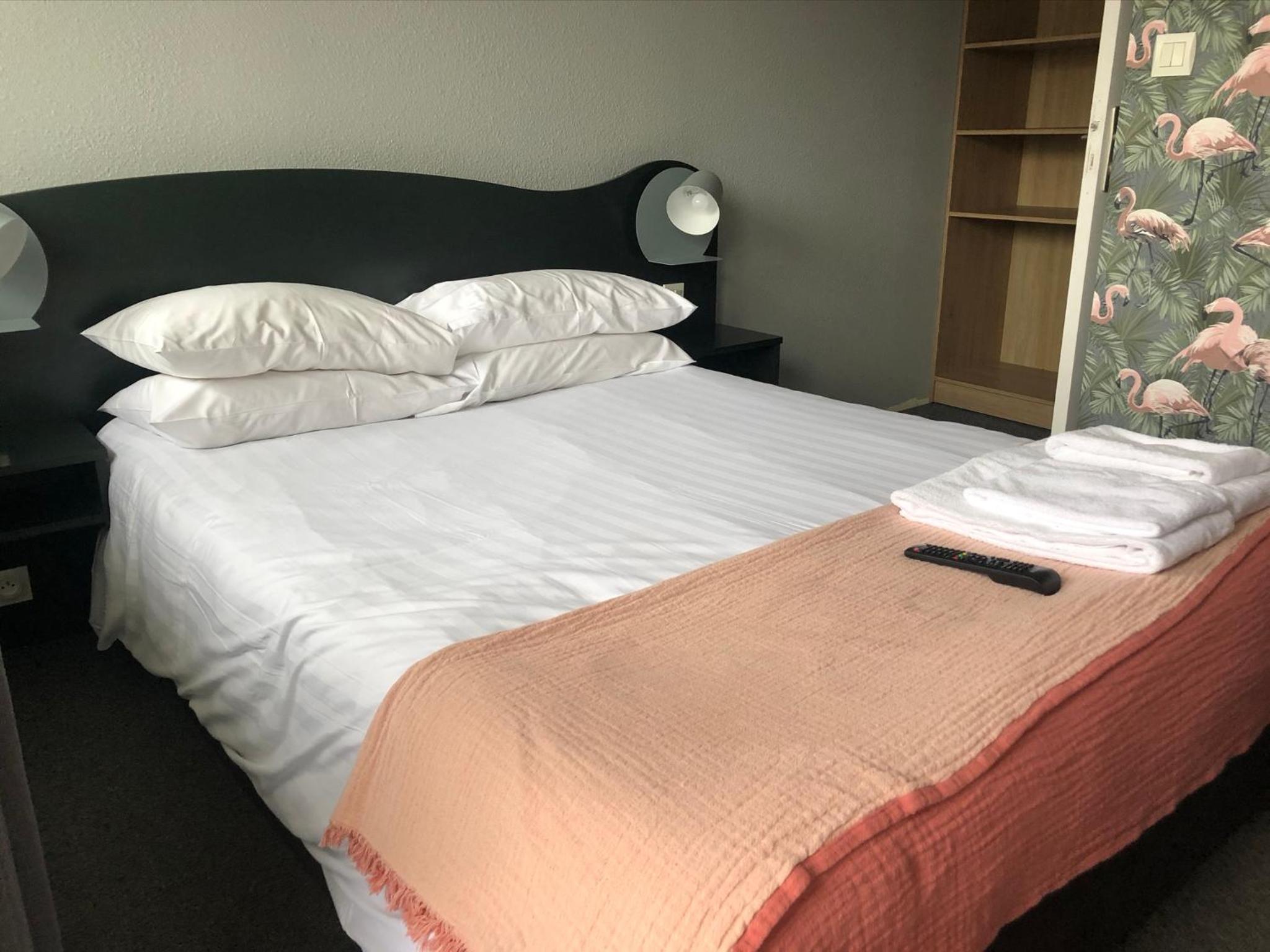 Standard Double Room - Photo 3