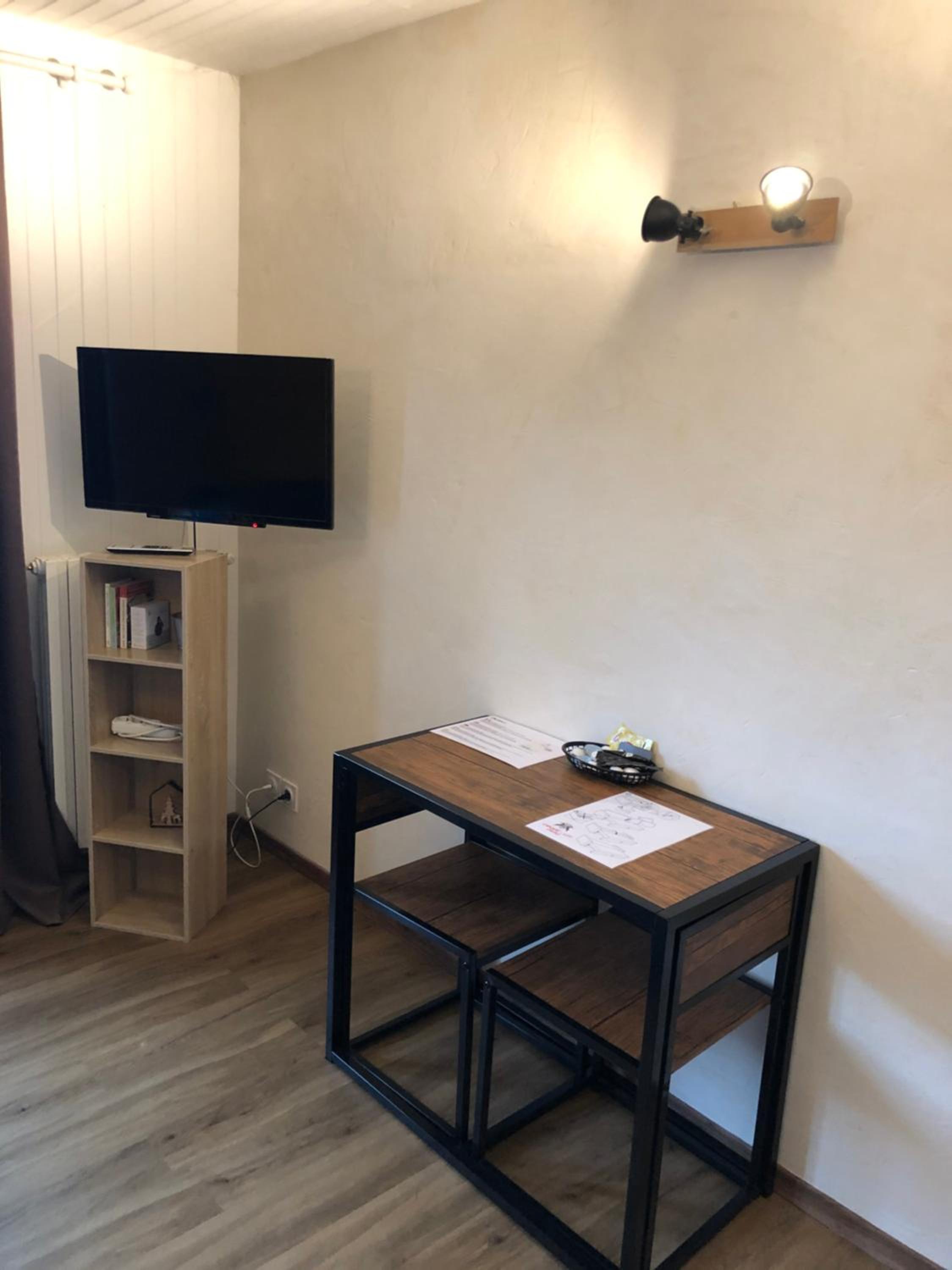 Studio Apartment - Photo 10