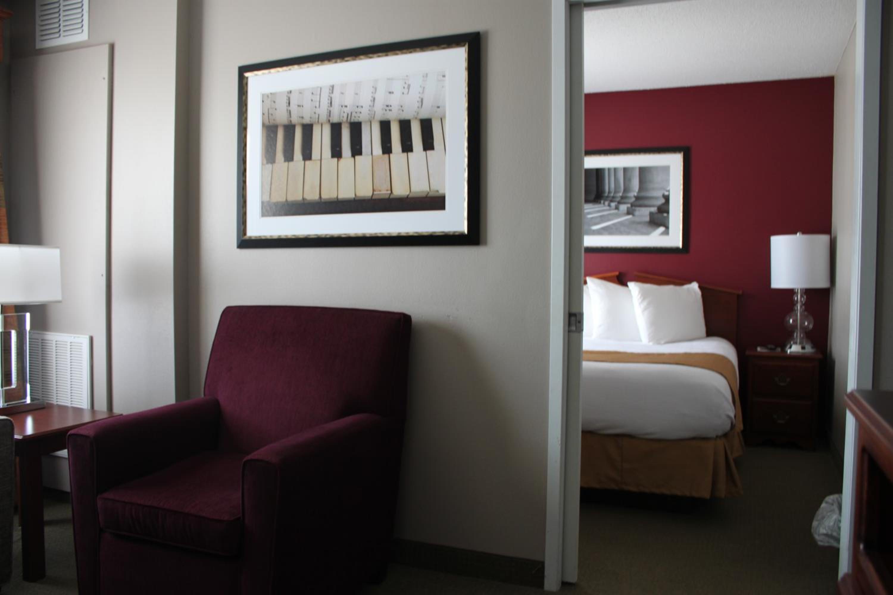 Suite - Photo 4