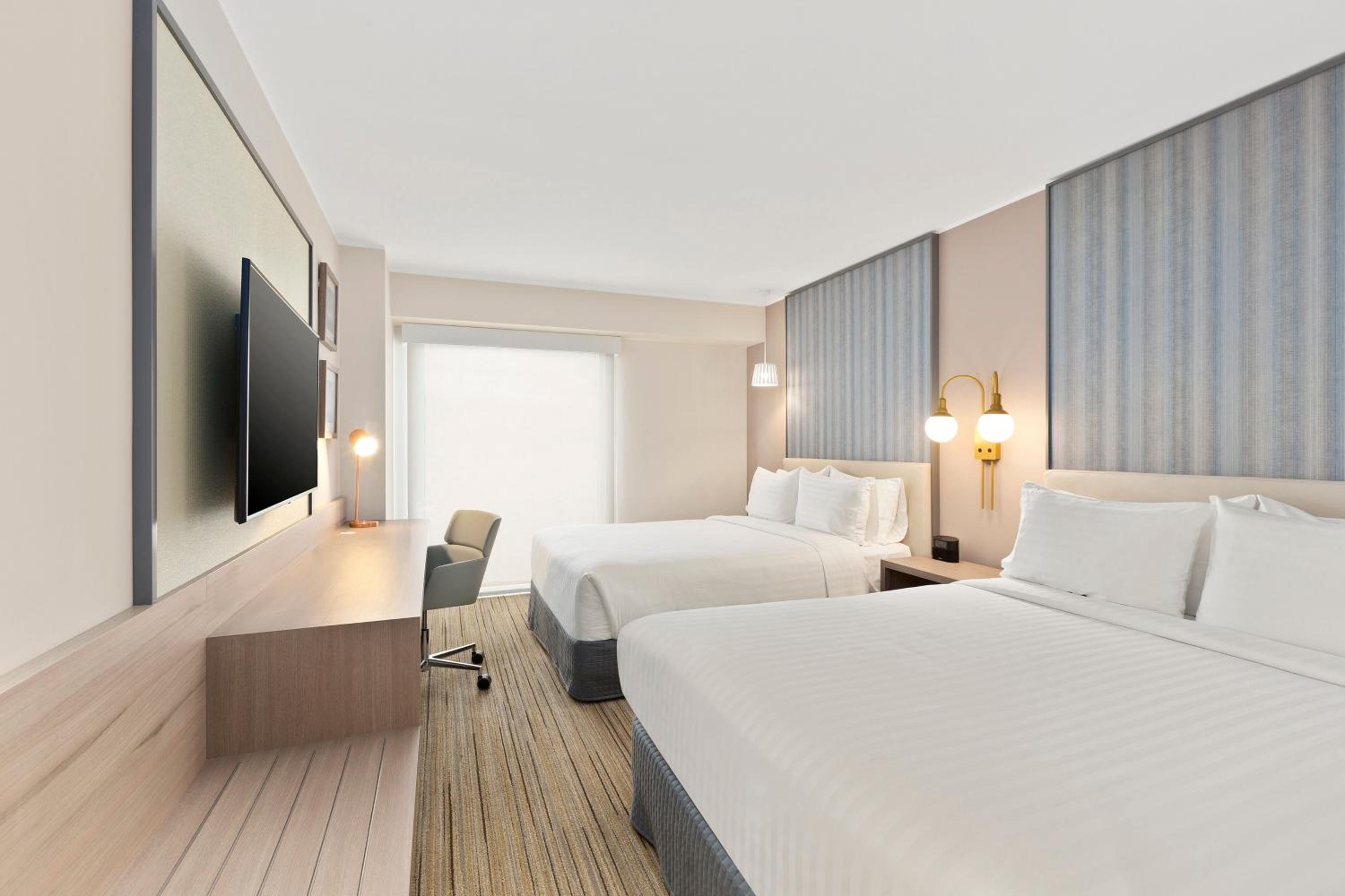 Standard Double Room with Two Double Beds - High Floor/Extra Space photo 1