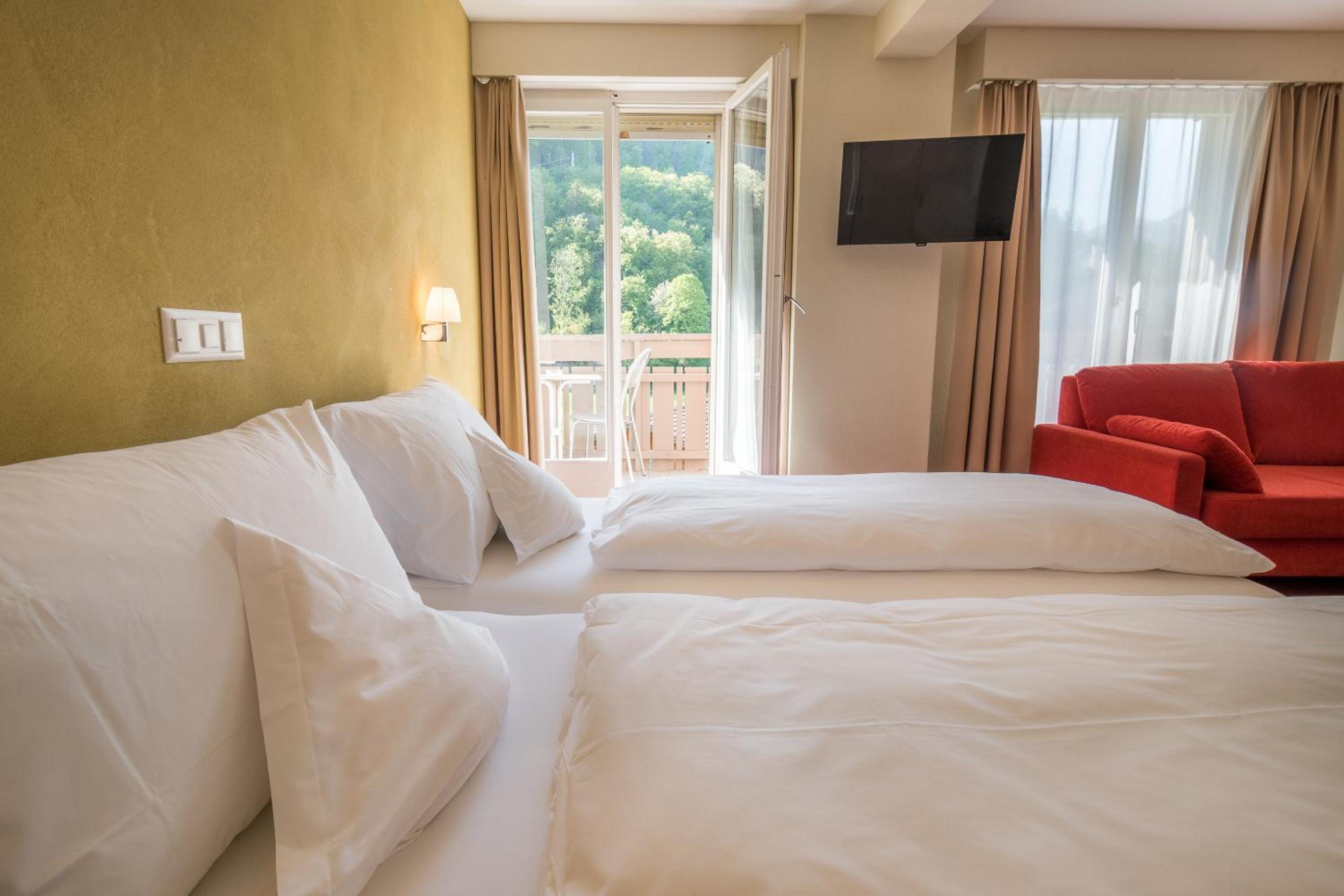 Familiy Room (2 Adults + 2 Children) - Photo 4