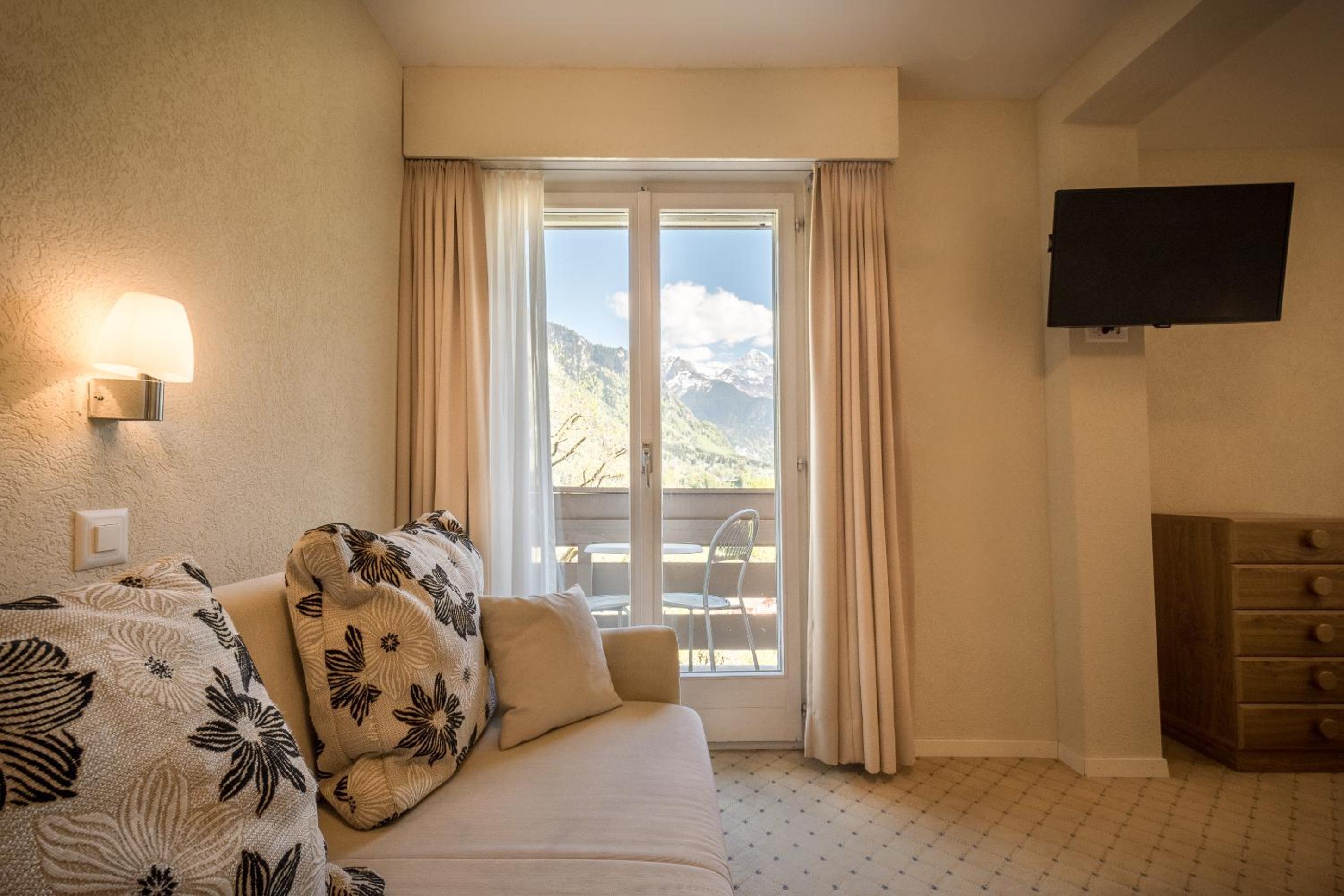 Familiy Room (2 Adults + 2 Children) - Photo 6