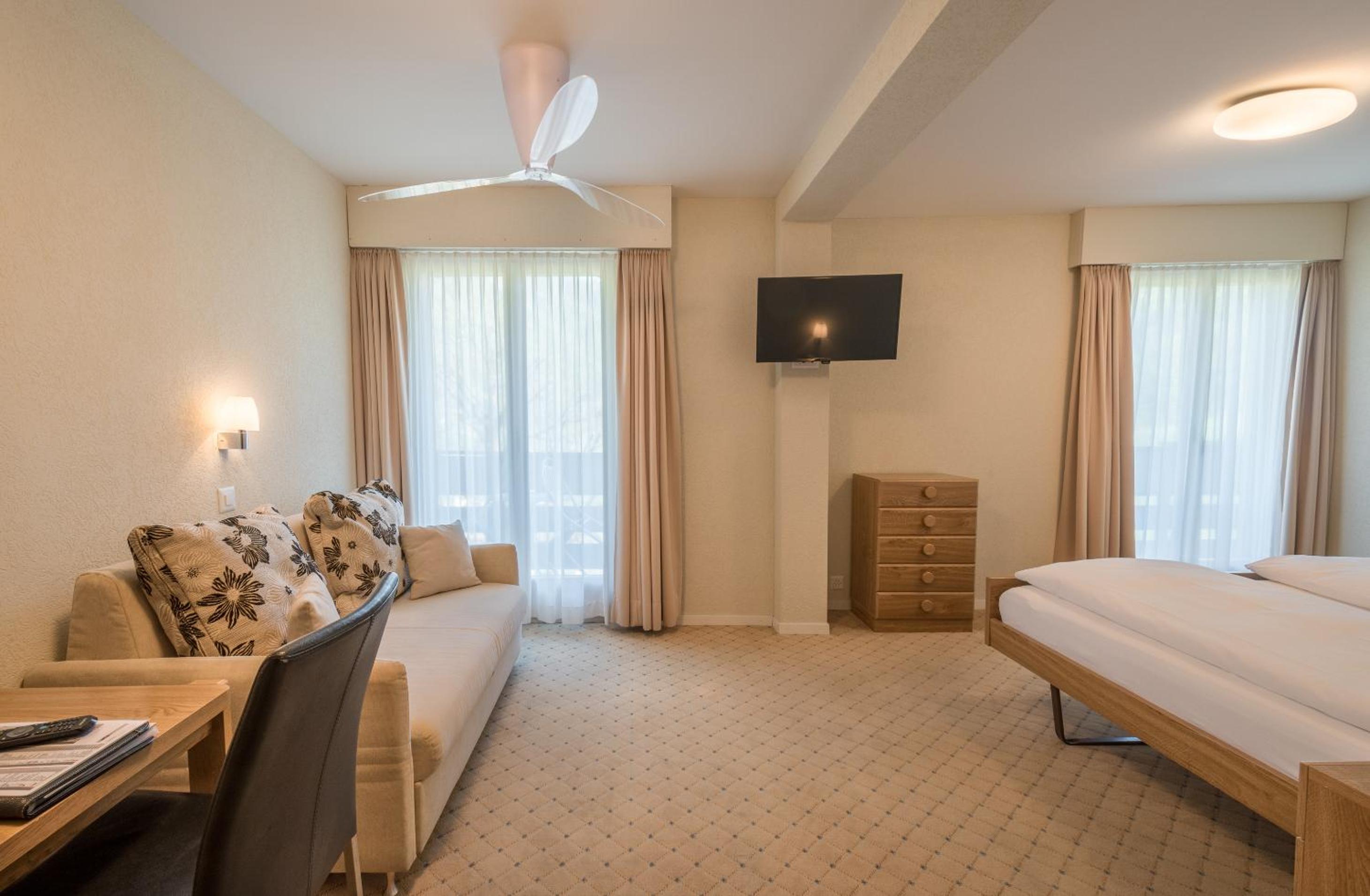Familiy Room (2 Adults + 2 Children) - Photo 3
