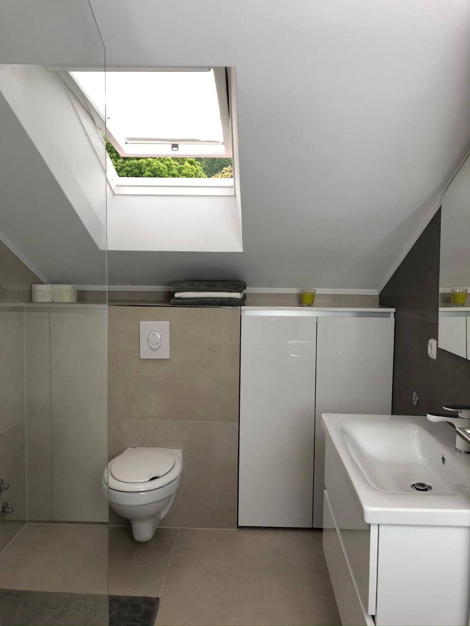 Two-Bedroom Apartment with Balcony and Sea View - Photo 15