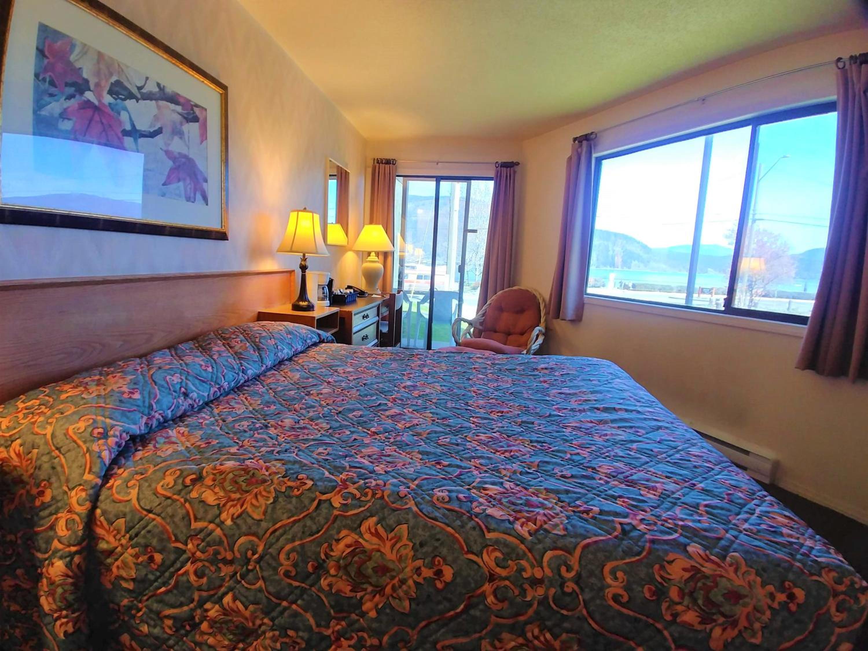 Deluxe Queen Room