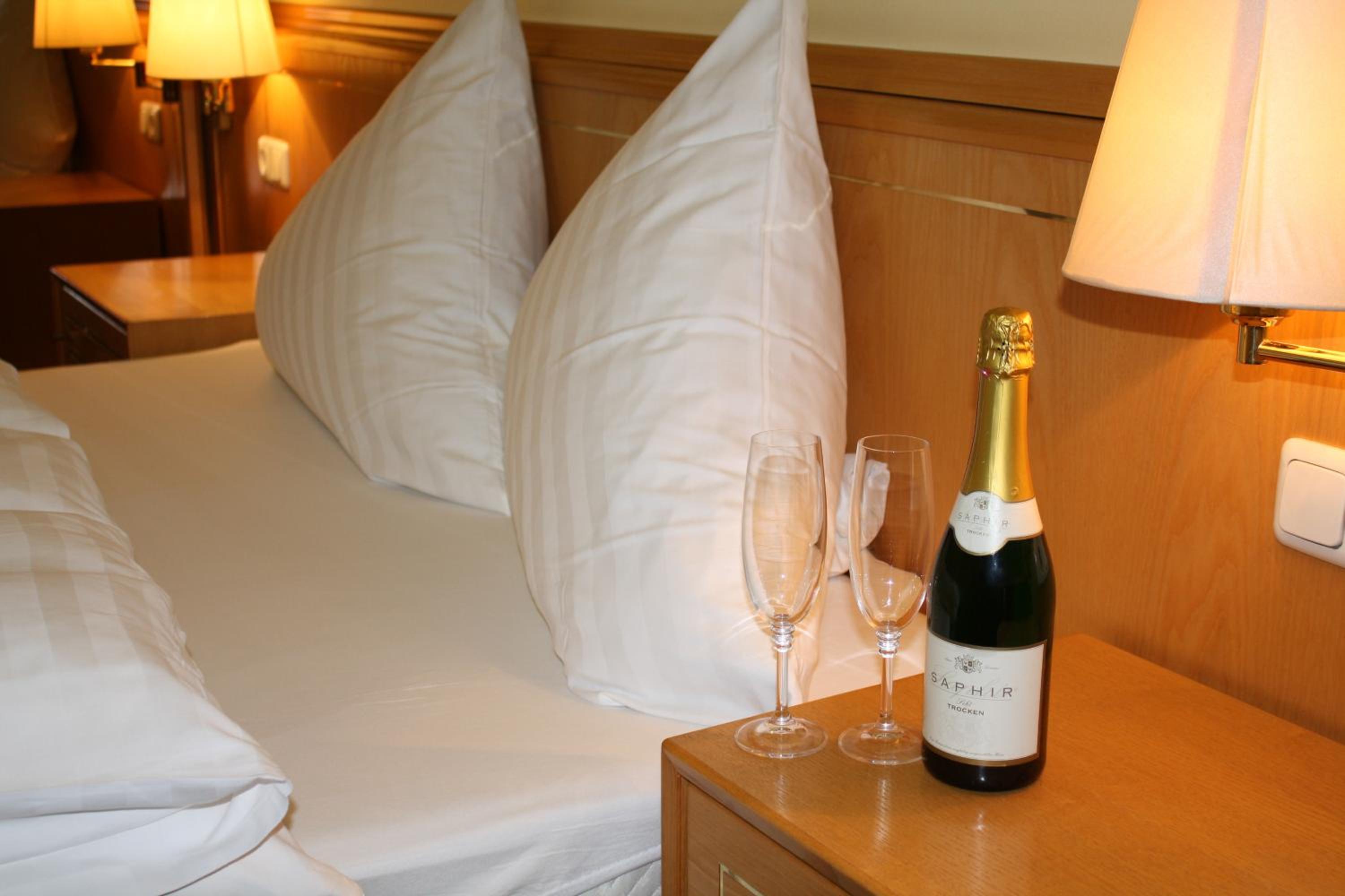 Standard Double Room - Photo 1