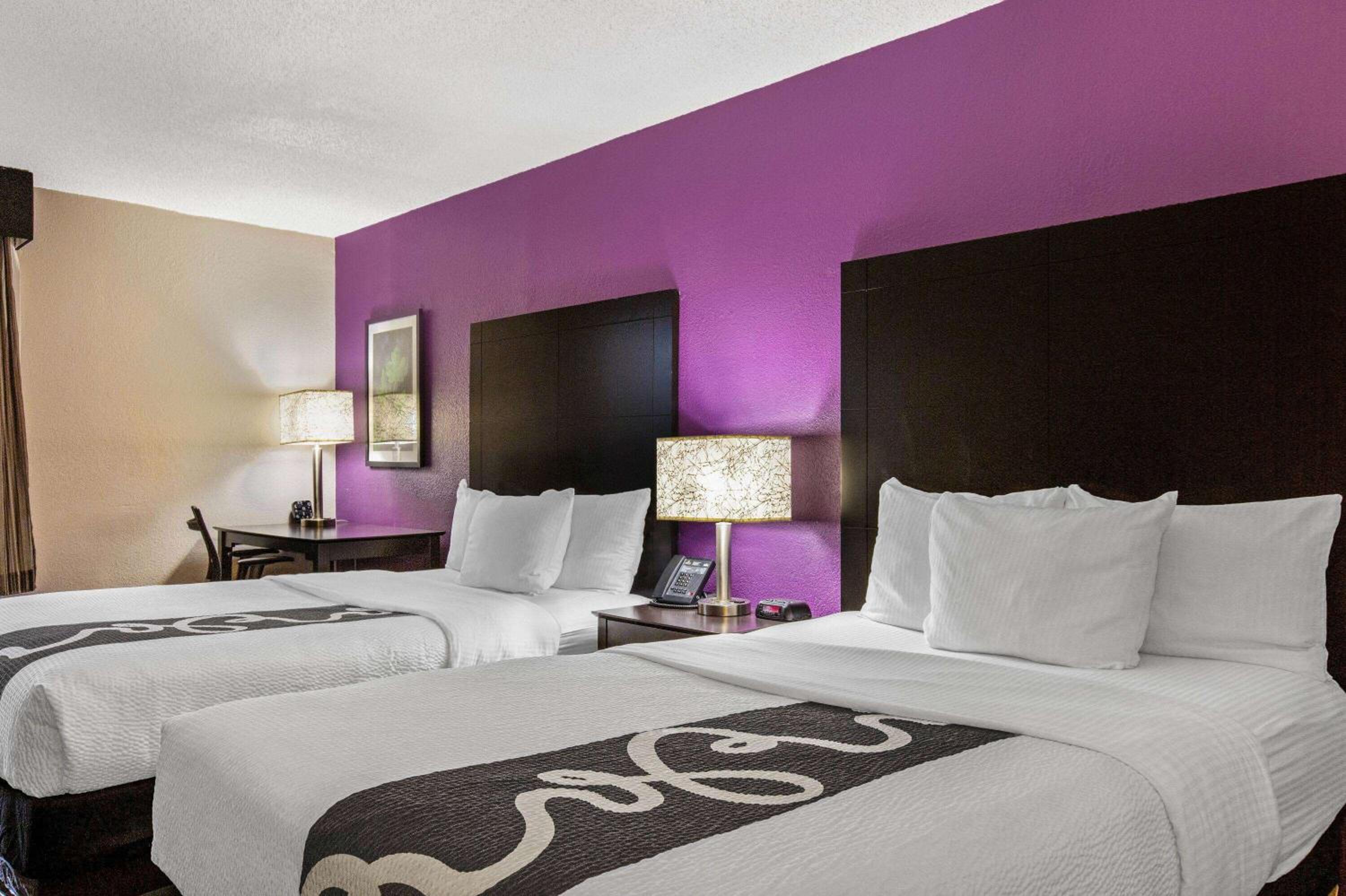 Double Room with Two Double Beds - Photo 3