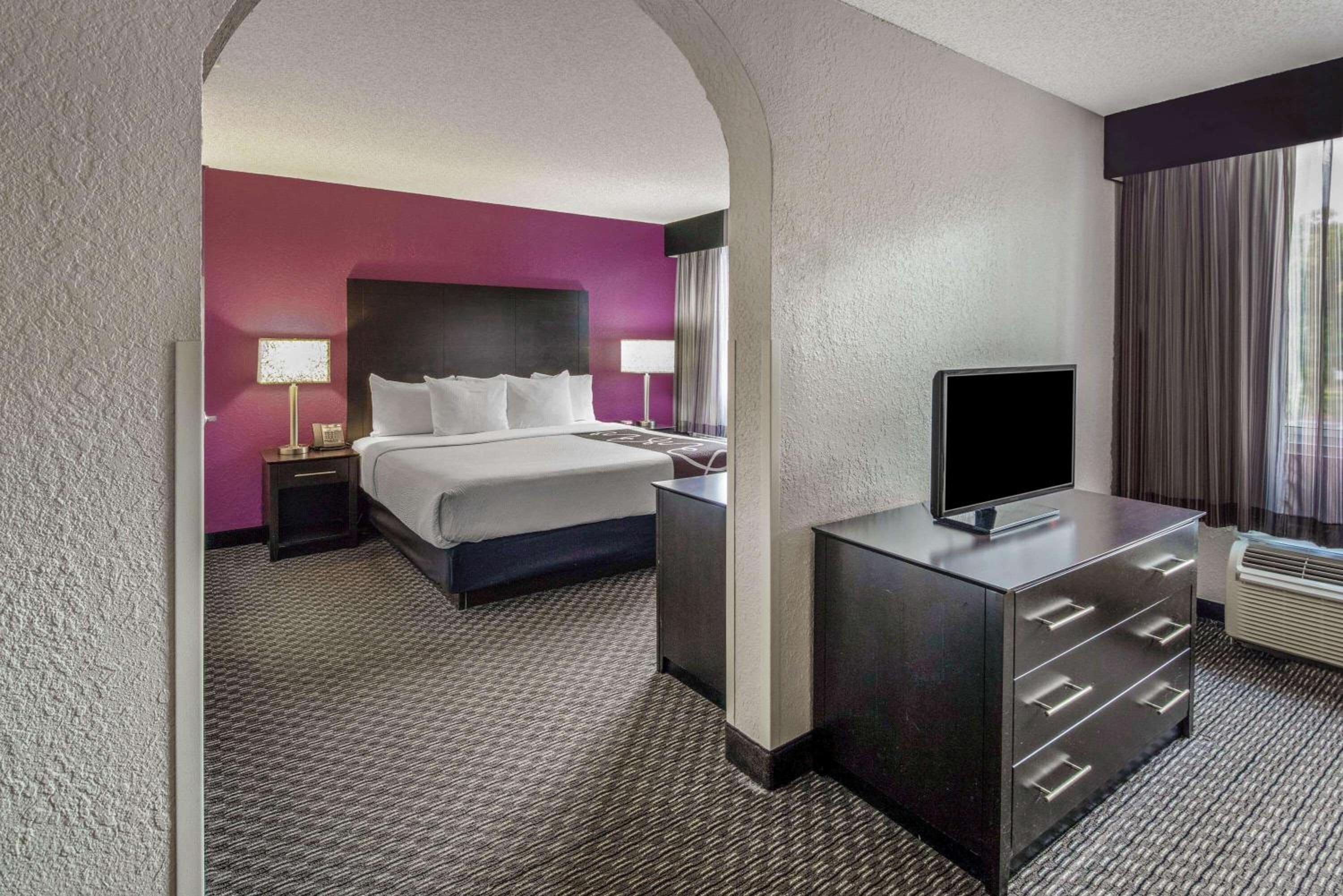King Suite - Photo 4
