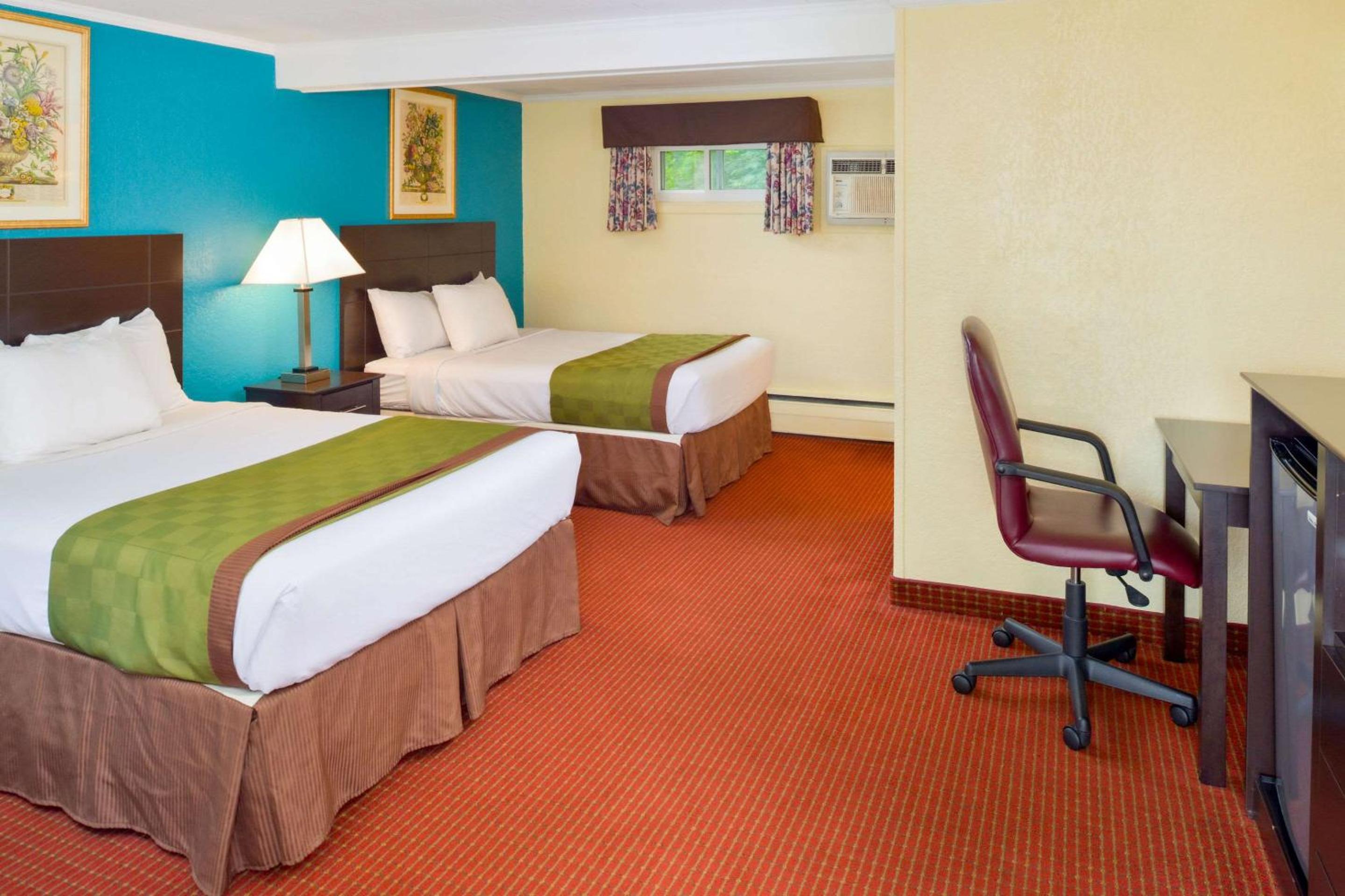Double Room with Two Double Beds - Non-Smoking - Photo 4