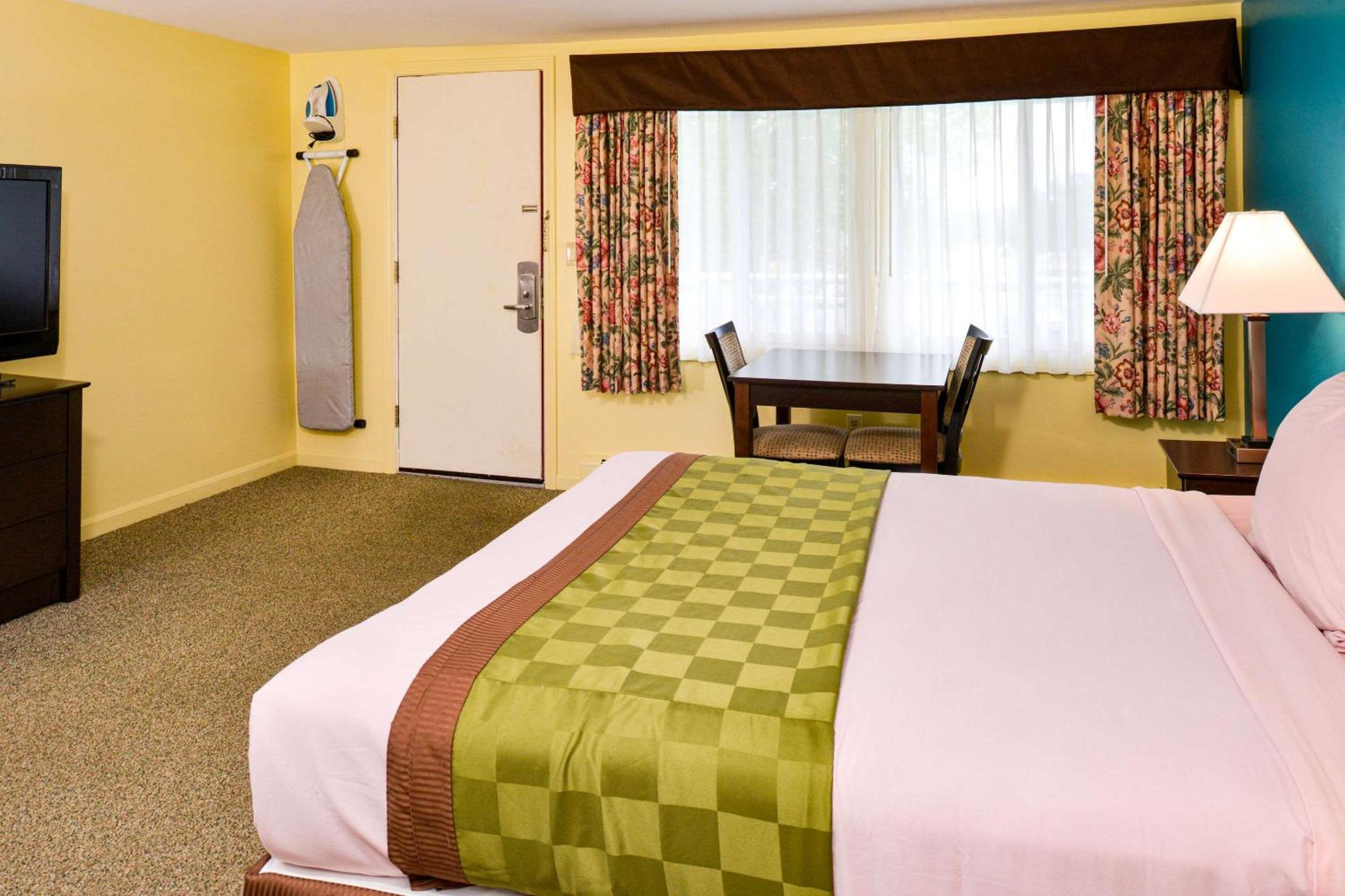 Queen Room - Photo 4