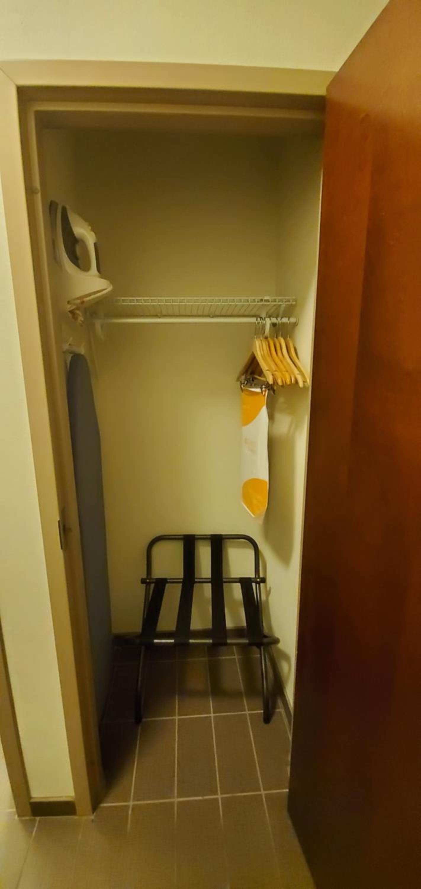 Queen Room with Two Queen Beds and Tub - Accessible/Non-Smoking photo 3