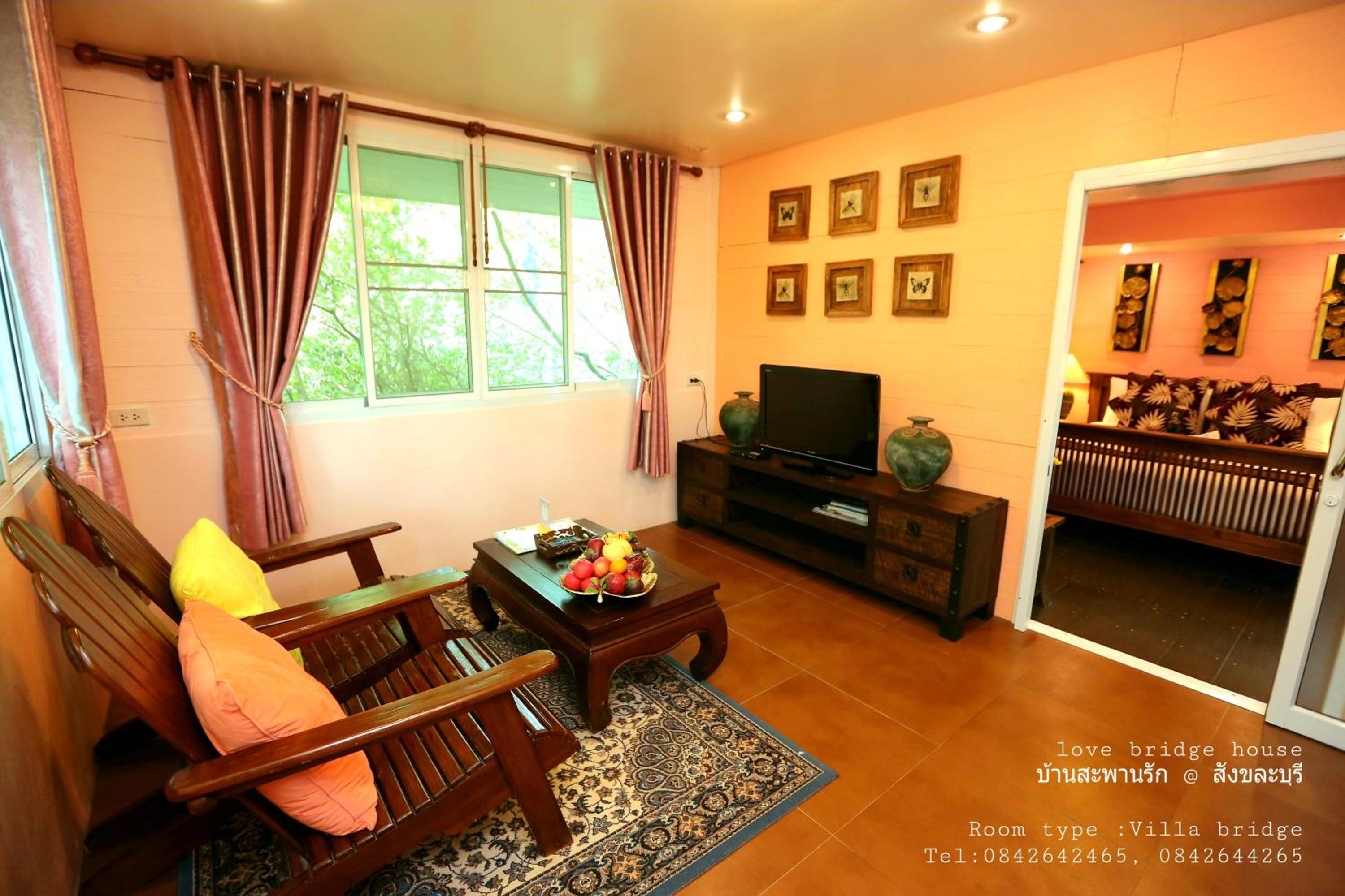 Three-Bedroom Villa - Photo 4