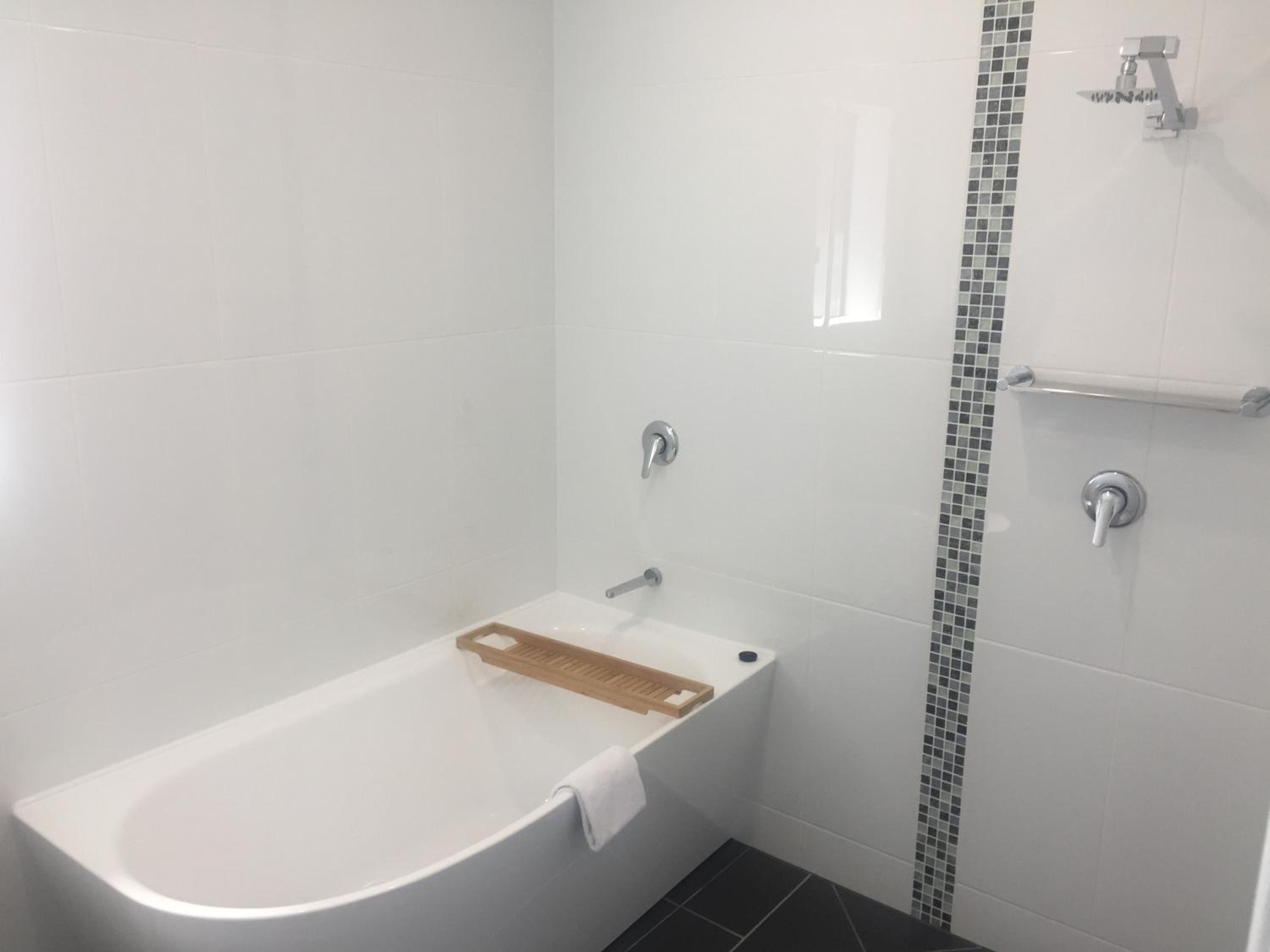 Two-Bedroom Apartment - Photo 2