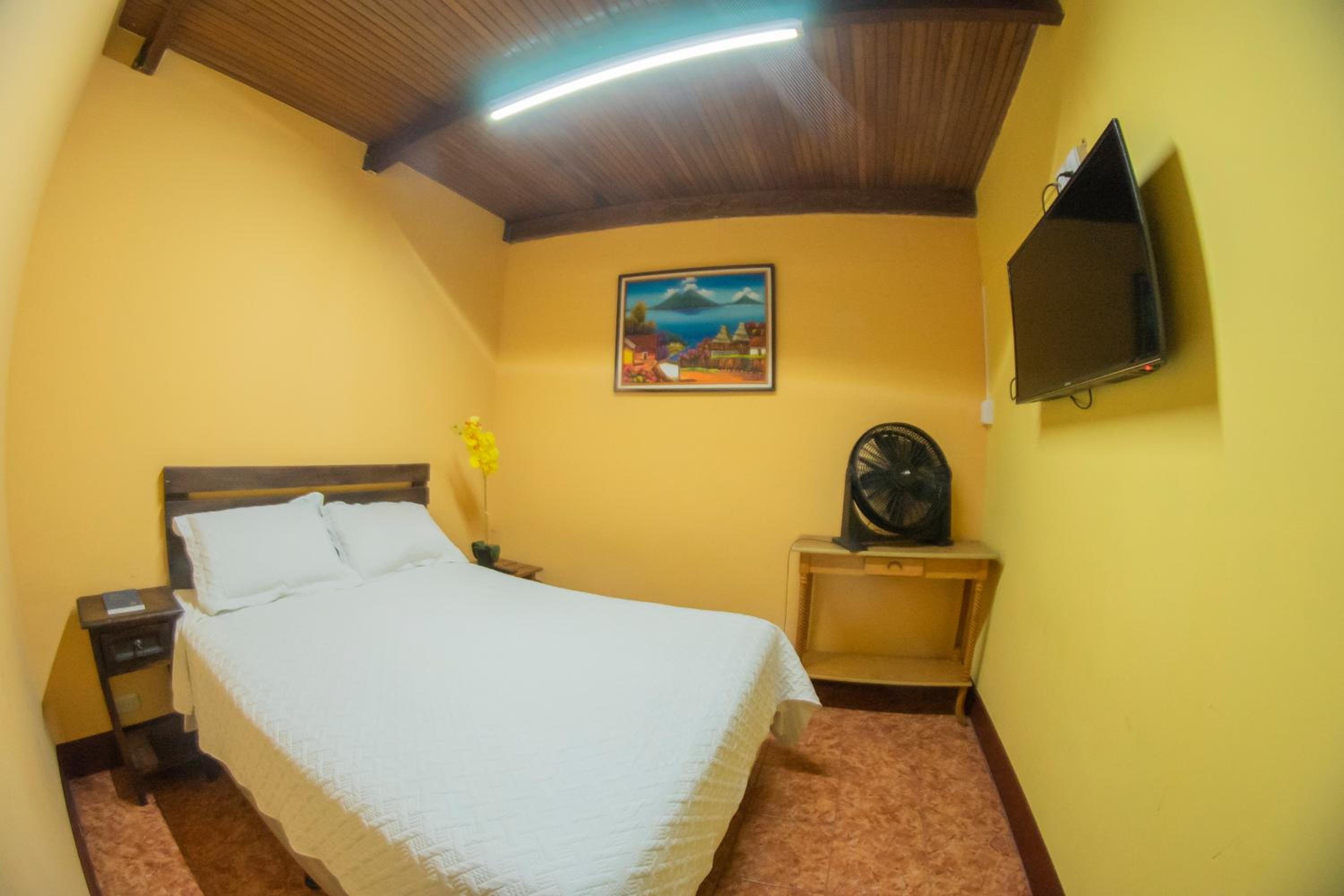 Double Room with Private Bathroom photo 2