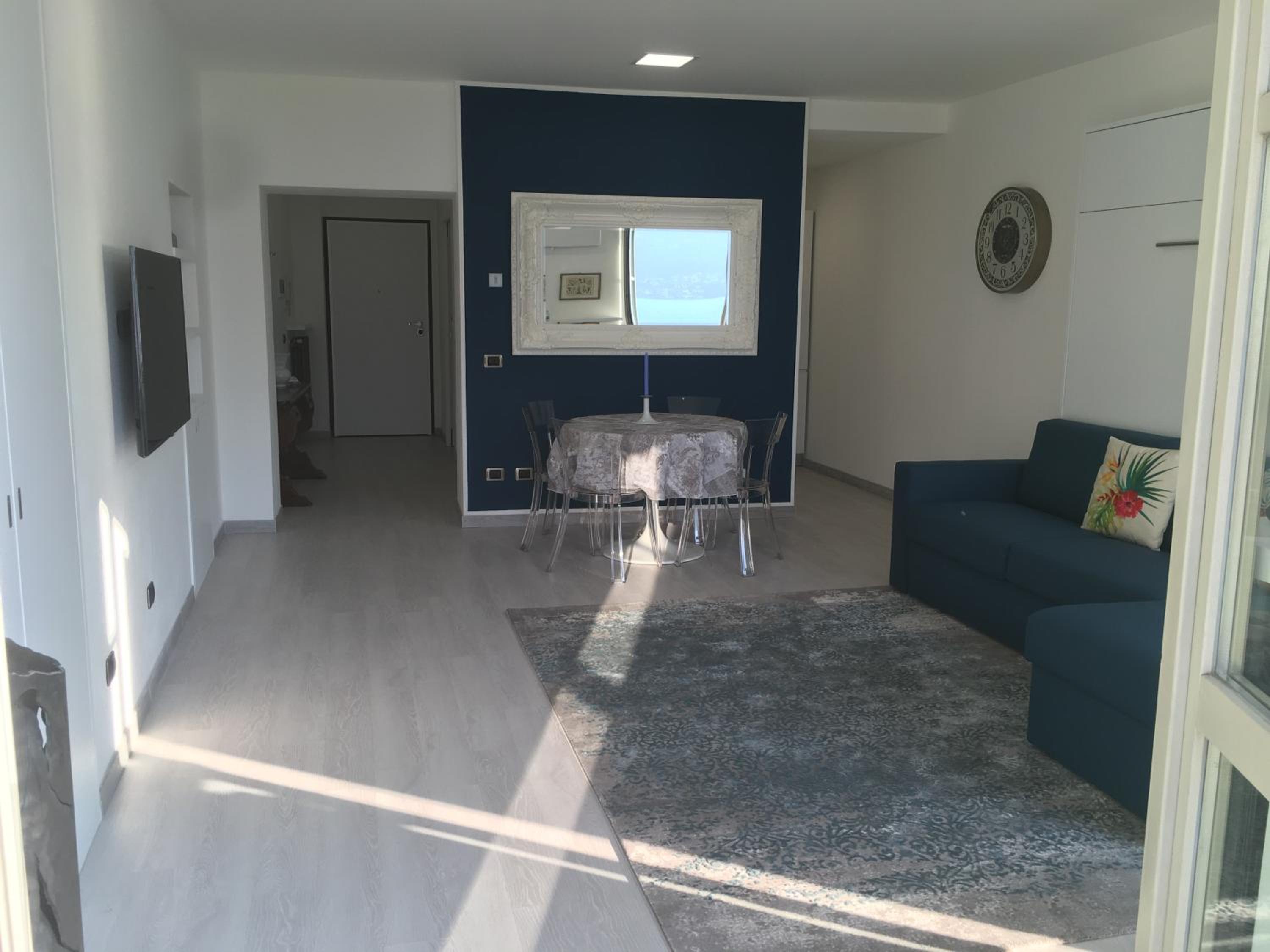 Apartment with Lake View - Photo 10
