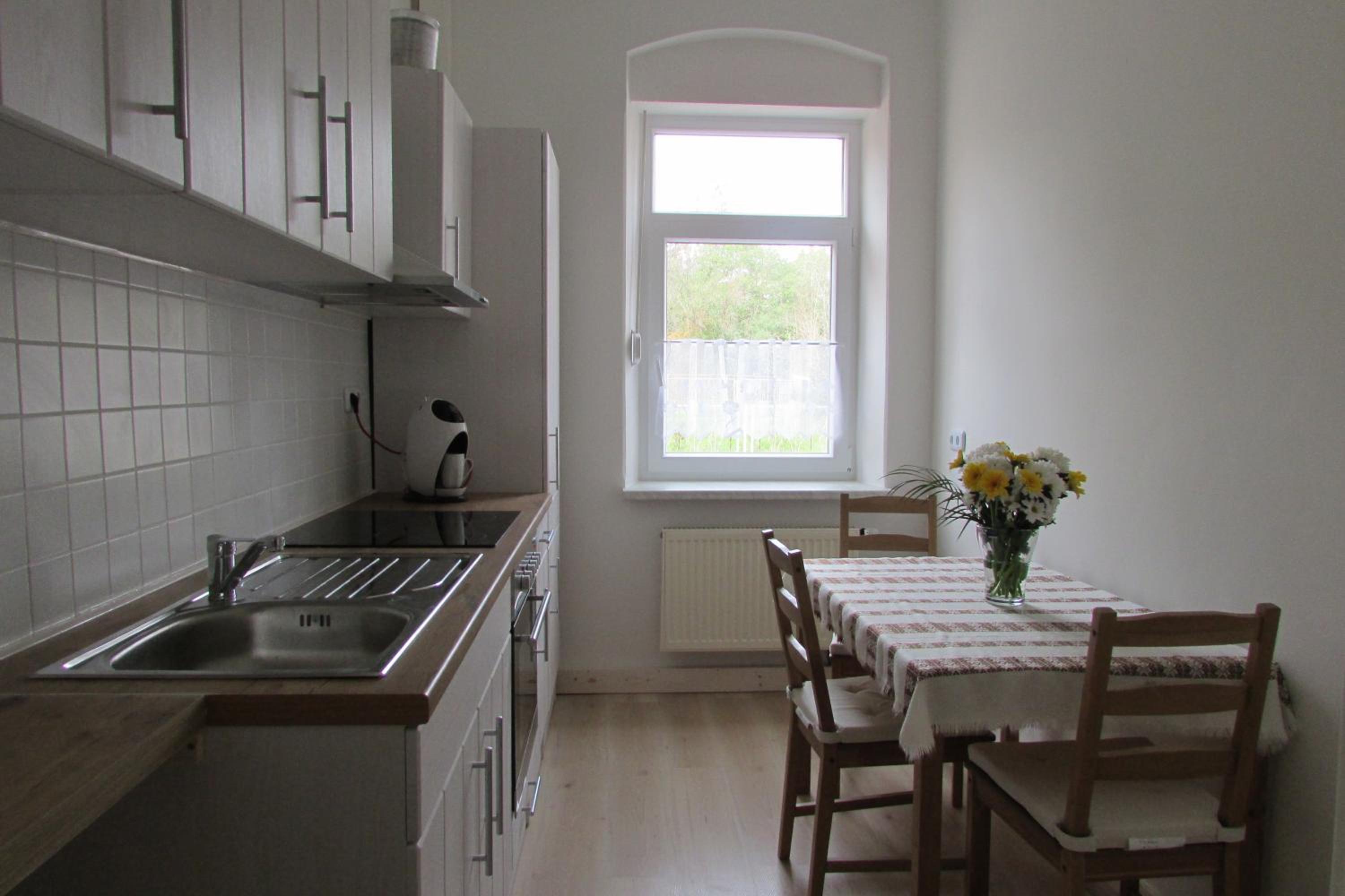 Apartment with Balcony - Photo 3