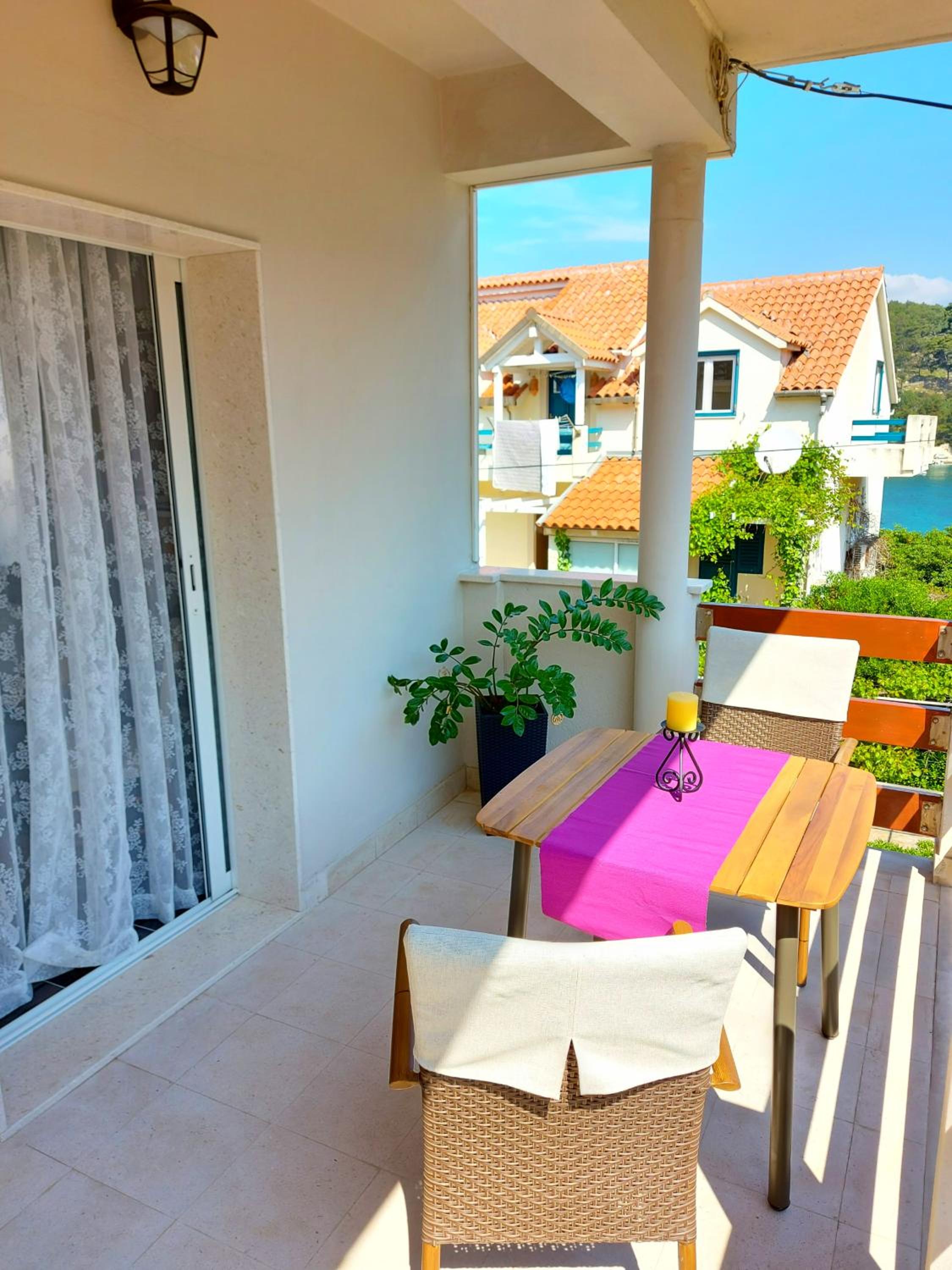 One-Bedroom Apartment - Photo 7