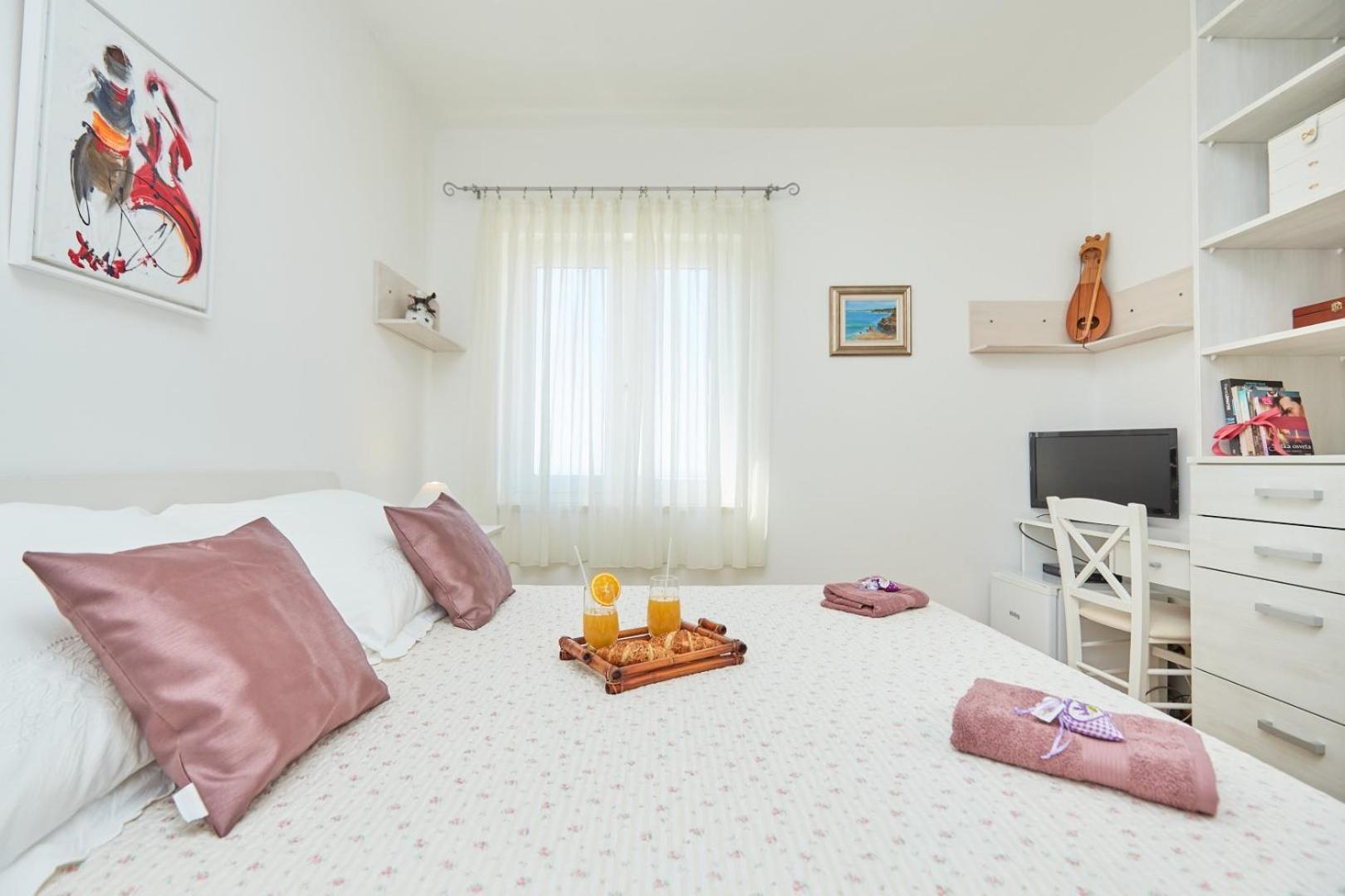 Double Room with external bathroom photo 3