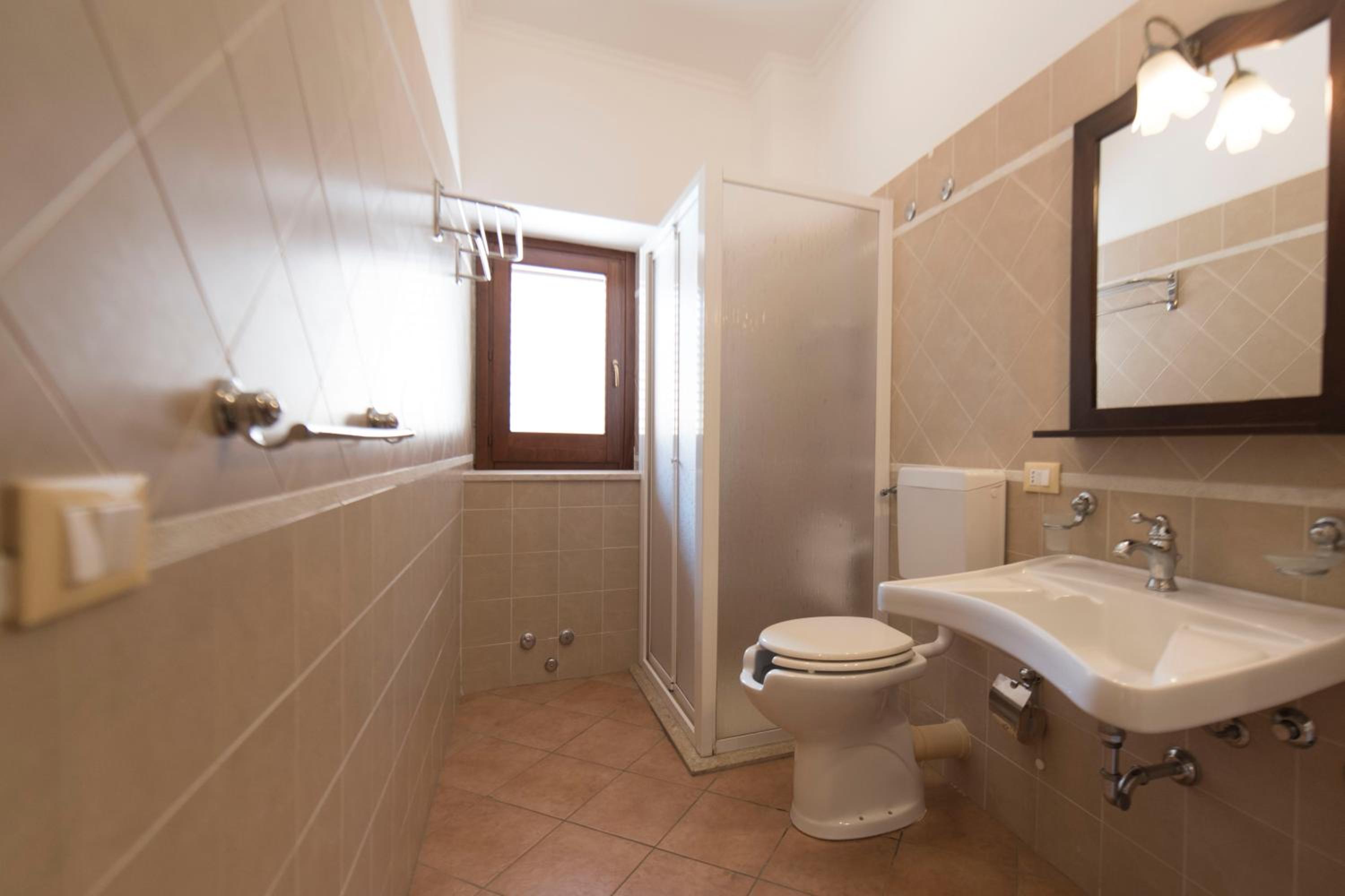 One-Bedroom Apartment (4 Adults) - Photo 8